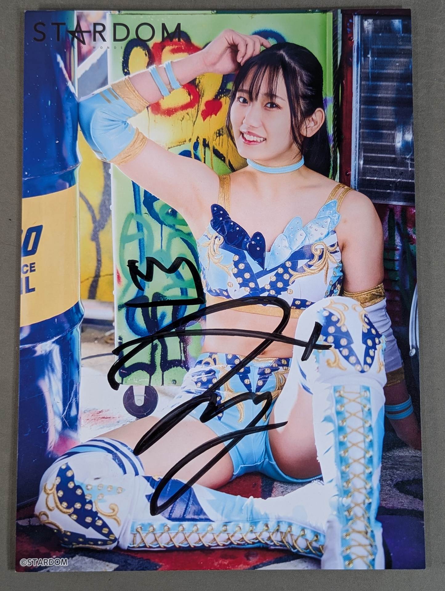 天咲光由 直筆サイン入り スターダムポートレート(J-5) – 闘道館