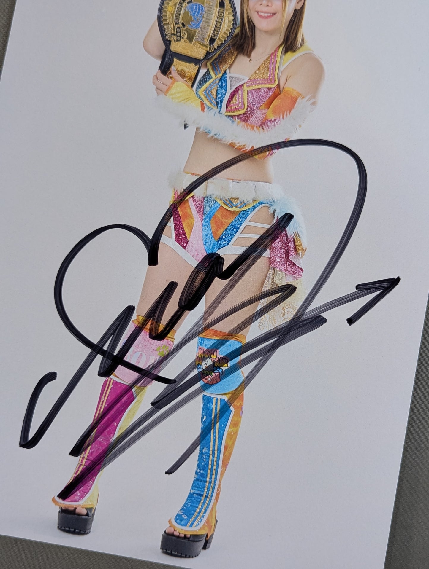 Mayu Iwatani hand signed autograph Pro-Photo (A-3)