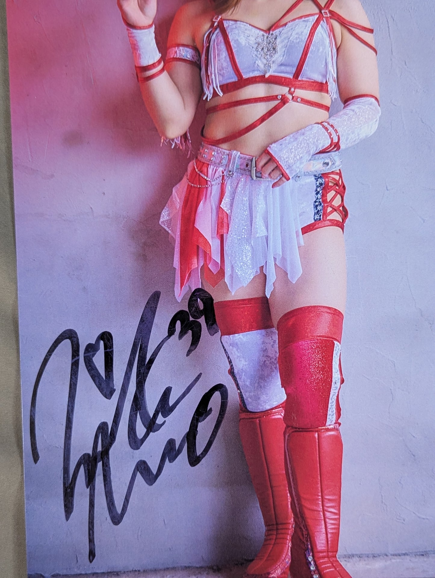 Miku Aono hand signed autograph Pro-Photo (F-3)