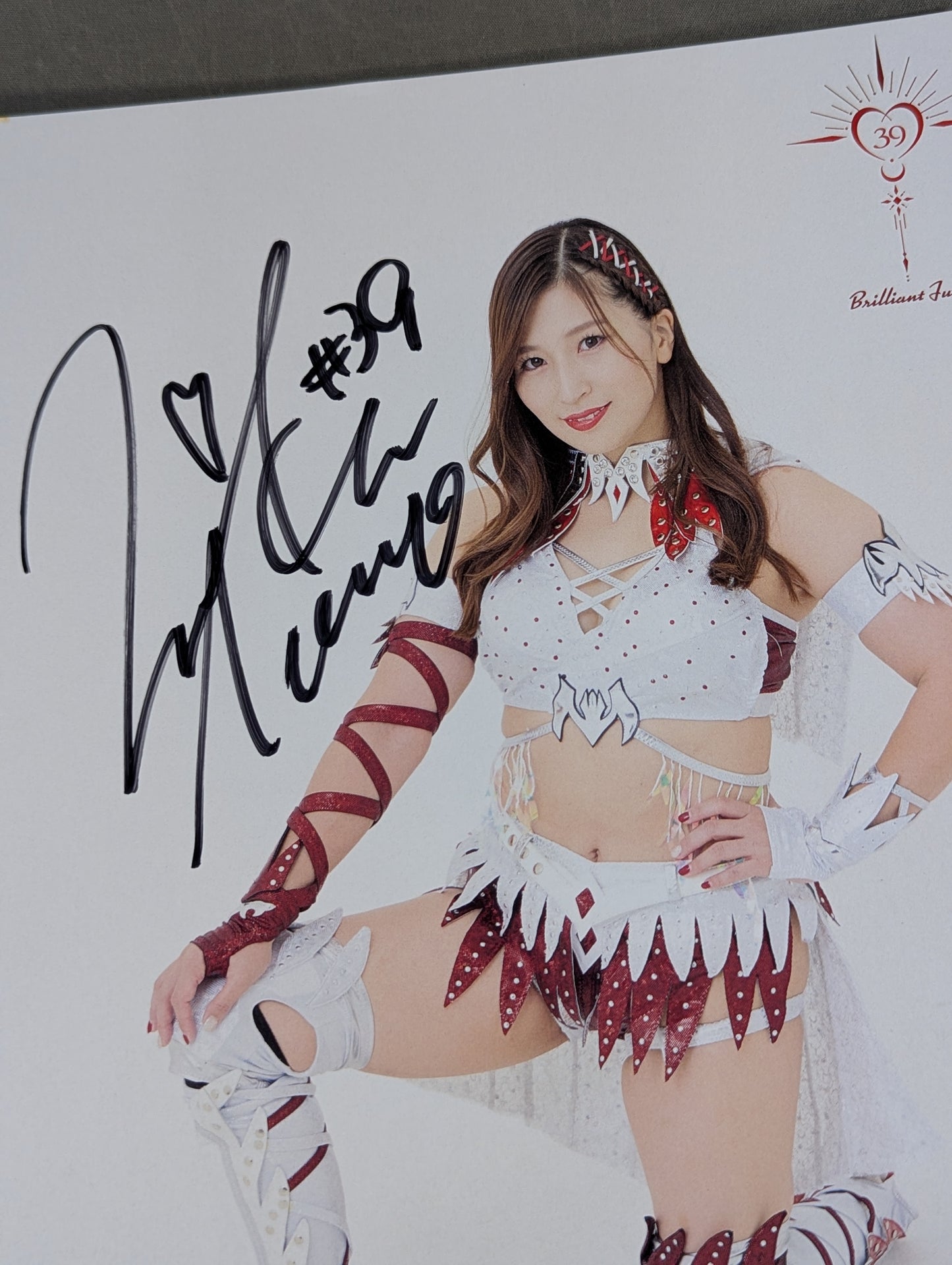 Miku Aono hand signed autograph Pro-Photo (F-4)