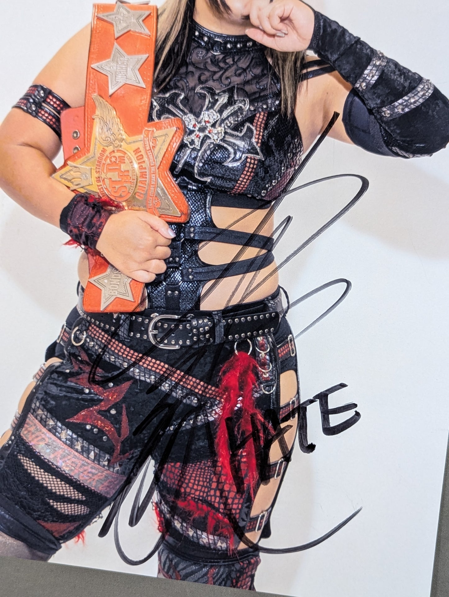 Konami hand signed autograph Stardom Pro-Photo (F-6)