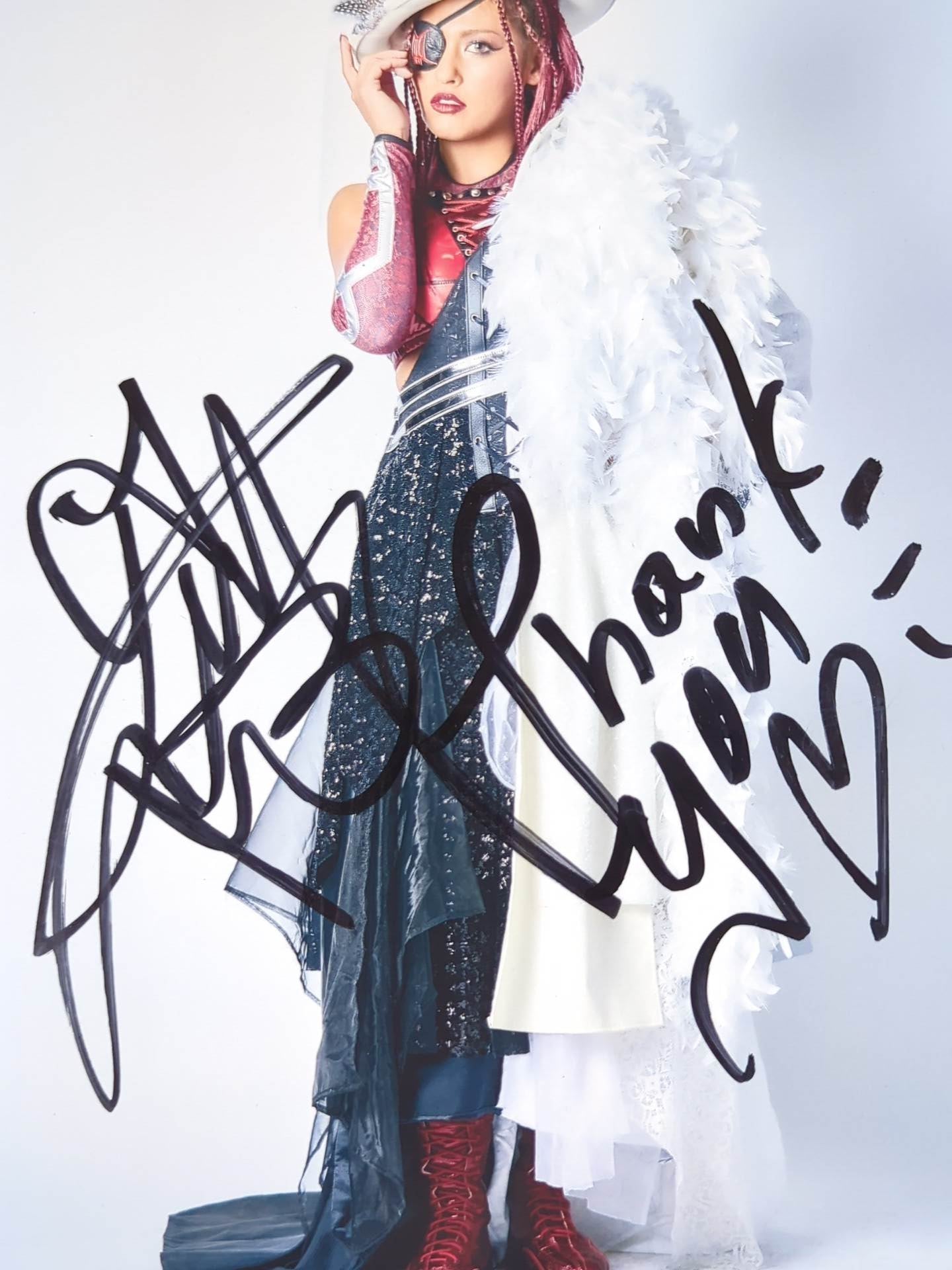 ジュリア 直筆サイン入り スターダムポートレート(E-4)