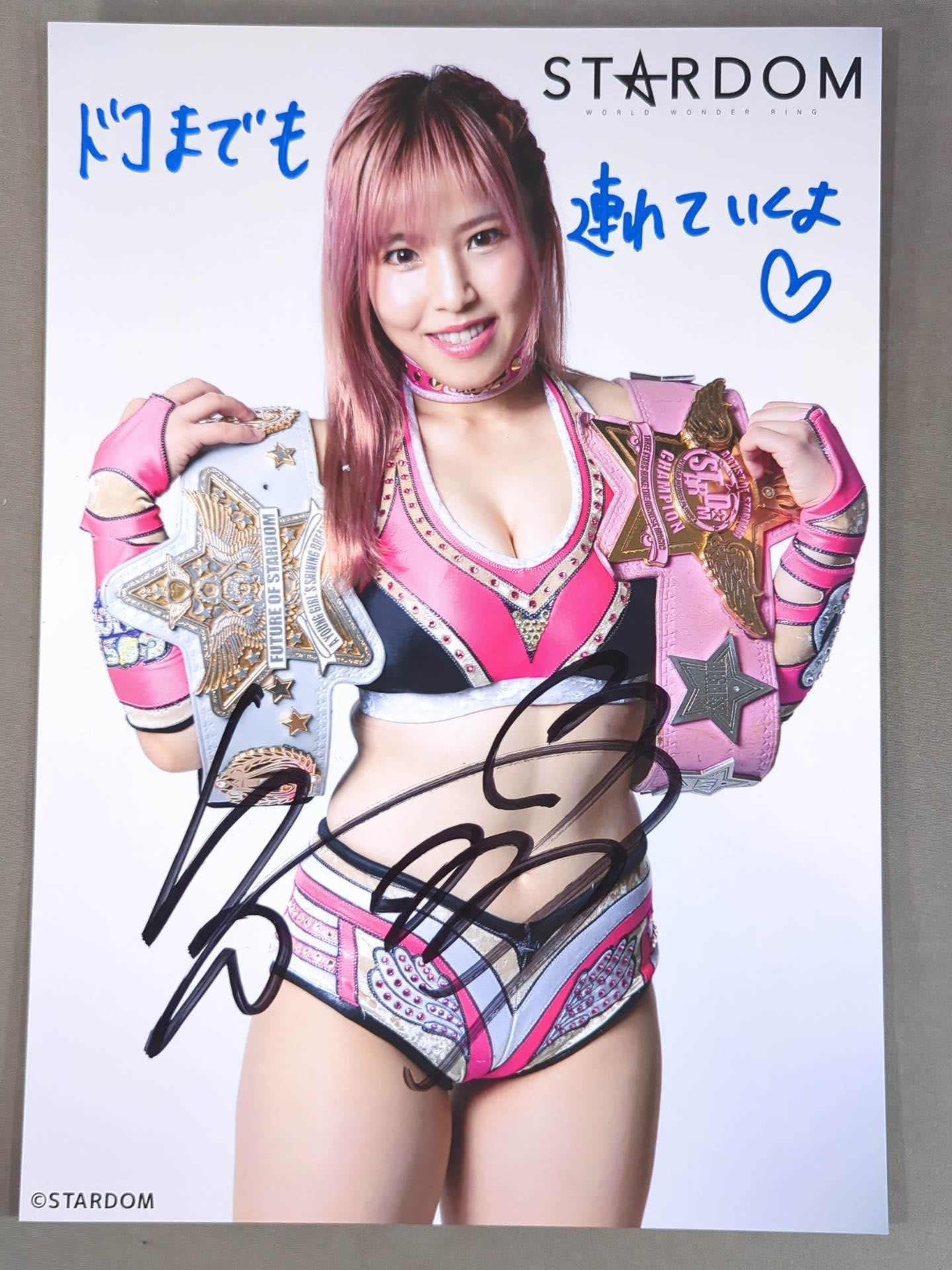 白川未奈 直筆サイン入り スターダムポートレート(K-2) – 闘道館