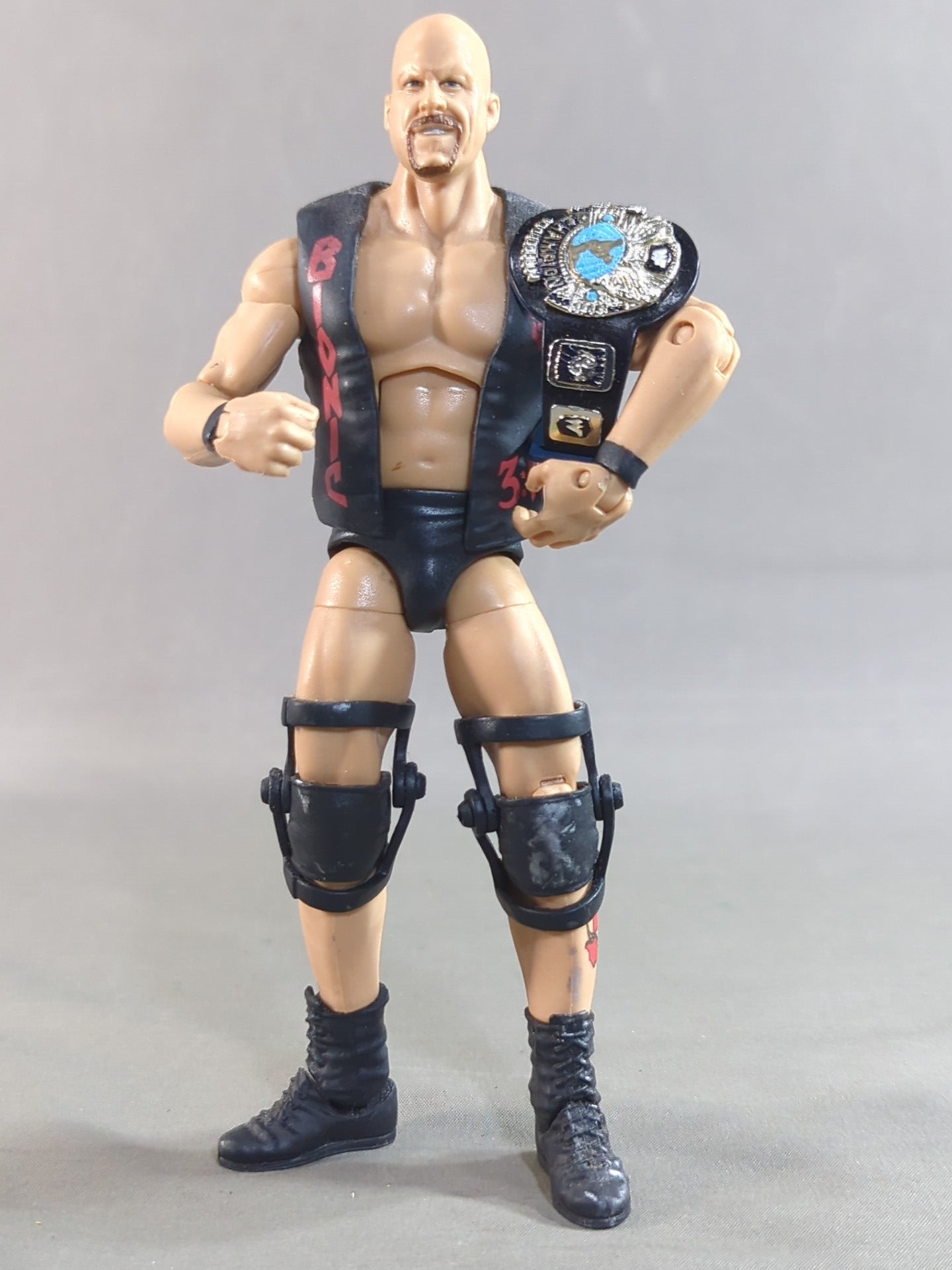 ストーンコールド・スティーブ・オースチン(黒ベスト) – 闘道館