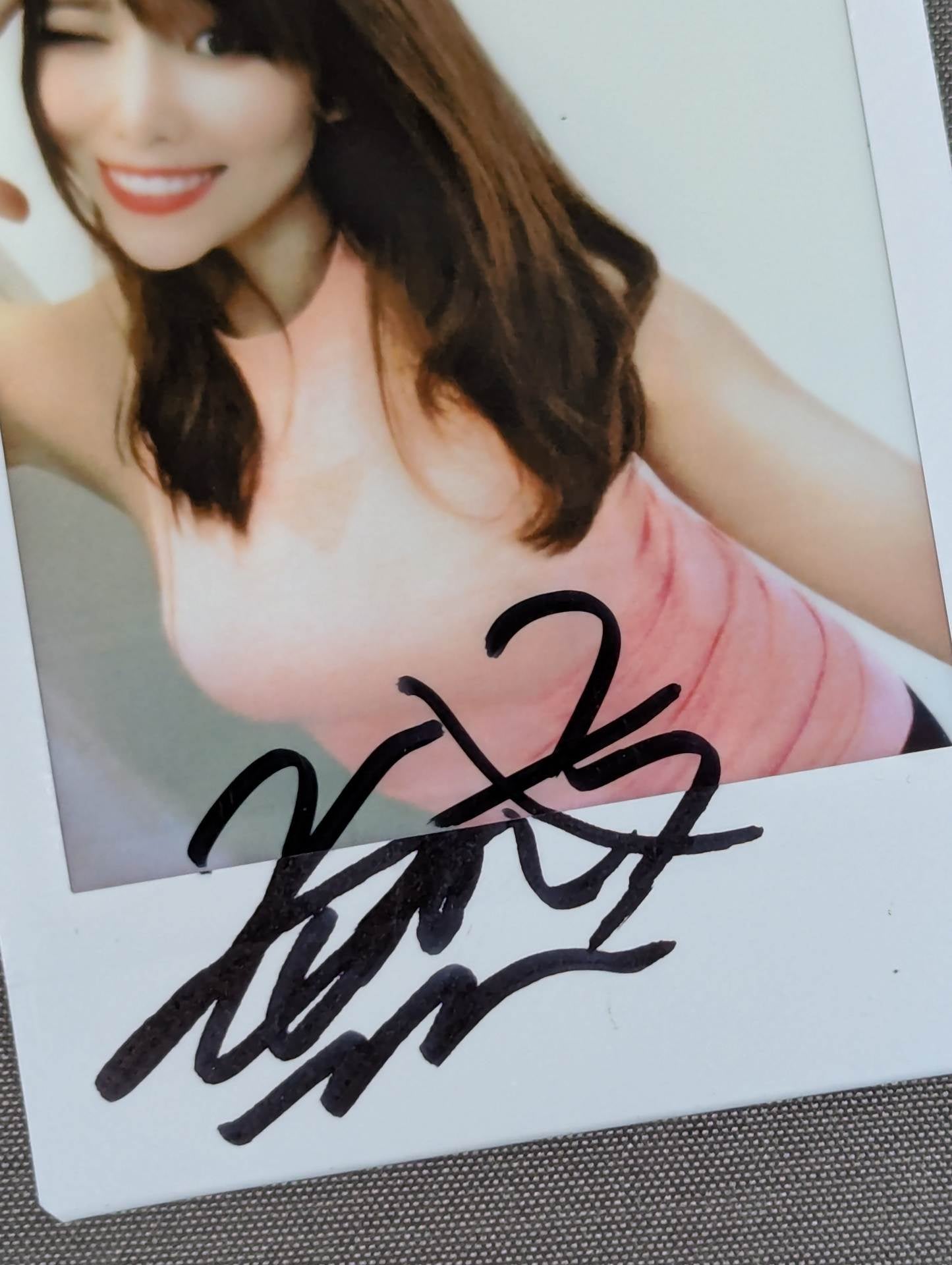 KAIRI hand signed autograph Photo (1)