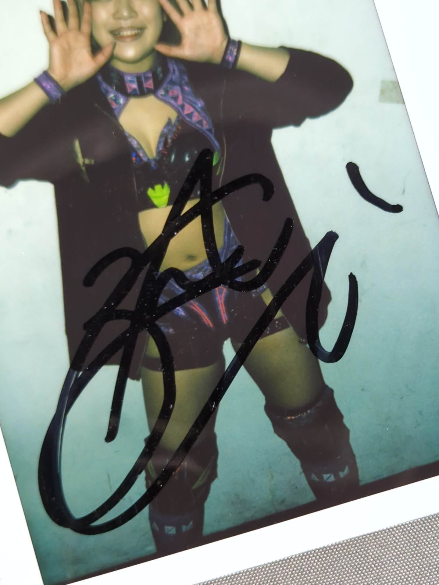 AZM hand signed autograph (F-6)