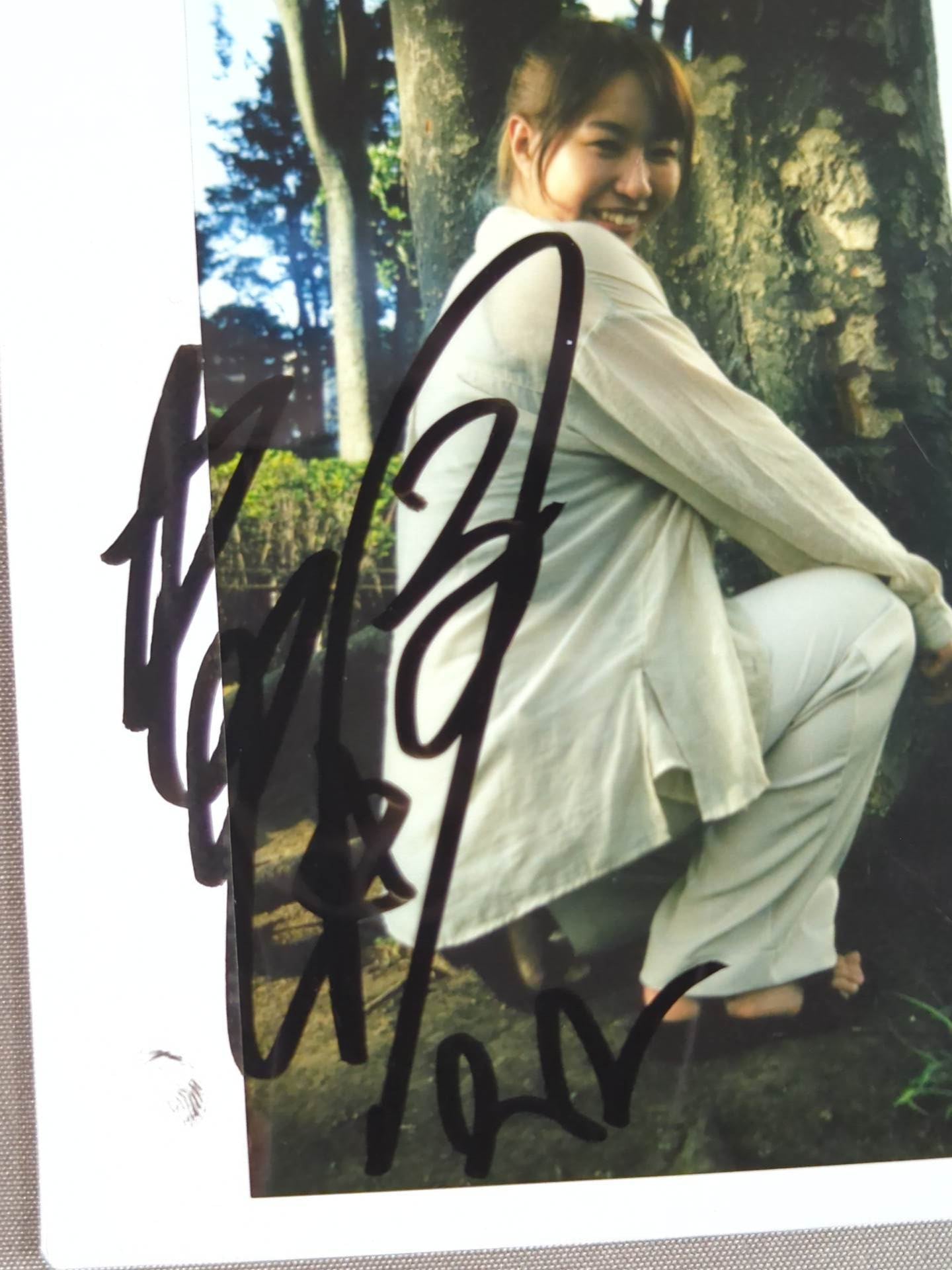 Momo Watanabe hand signed autograph Cheki (E-6)