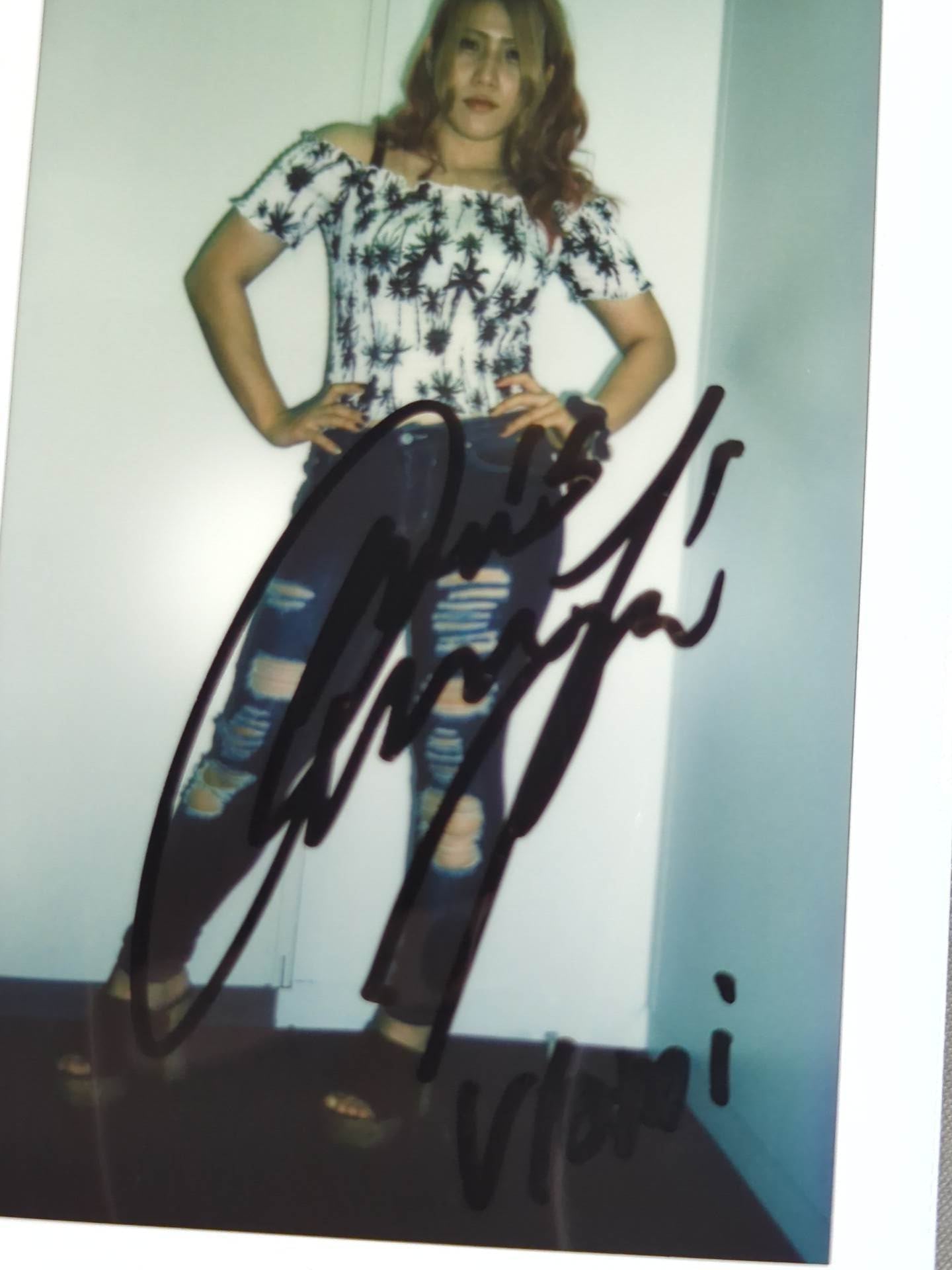 Utami Hayashishita hand signed autograph Cheki (D-5)