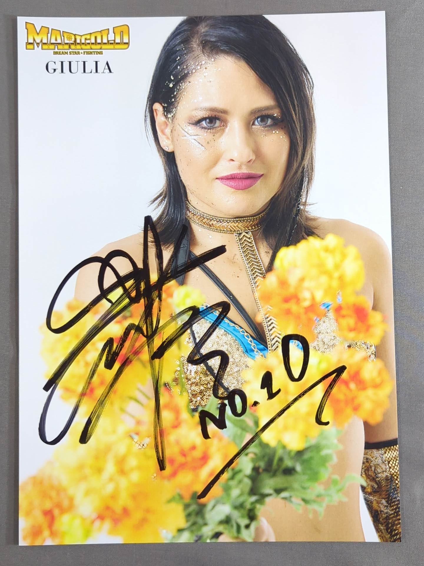 ジュリア 直筆サイン入り マリーゴールド ポートレート(A-5) – 闘道館