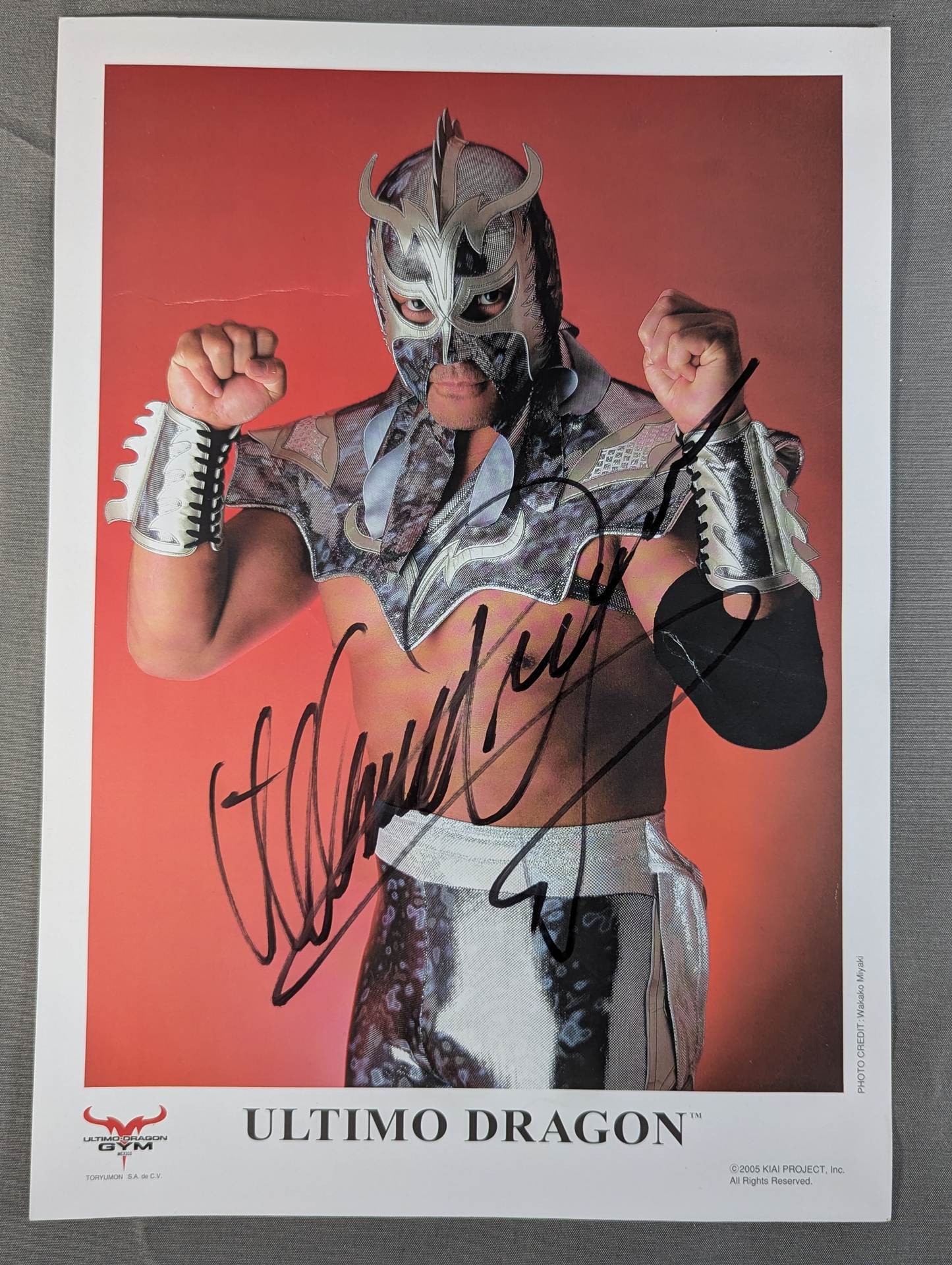ウルティモ・ドラゴン 直筆サイン入り ポートレート(B-7) – 闘道館