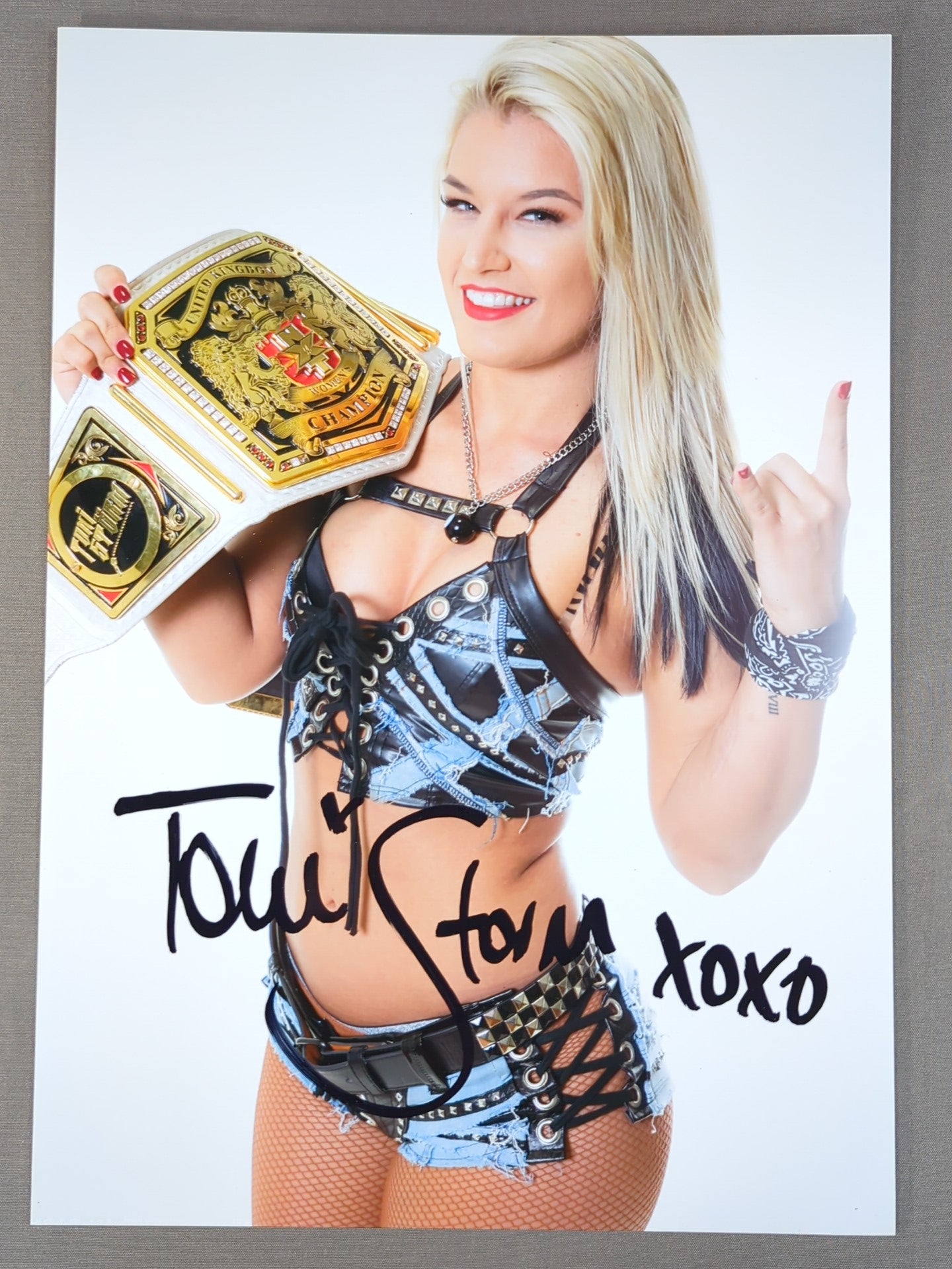 トニー・ストーム 直筆サイン入りポートレート(E-2) – 闘道館