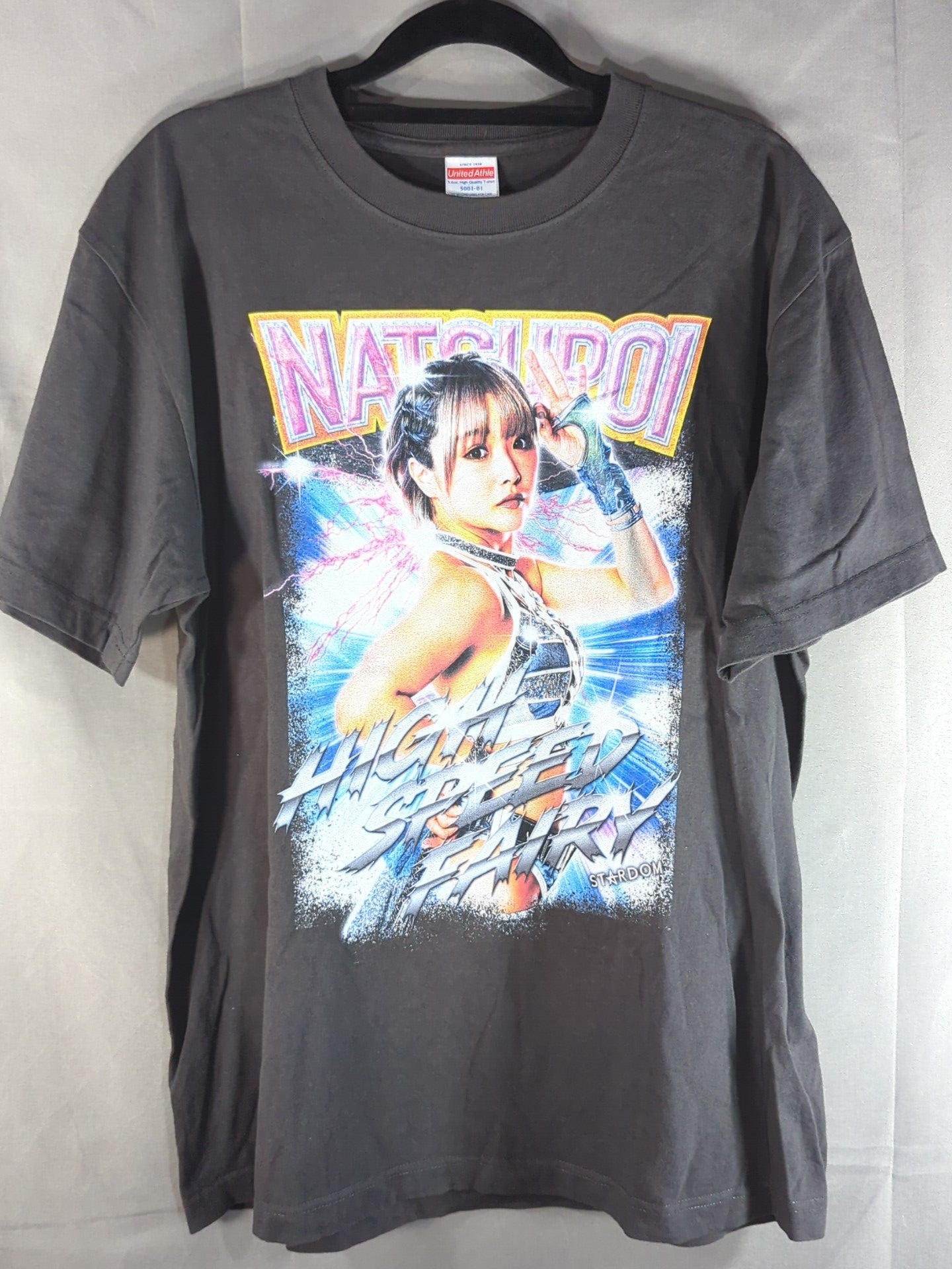 スターダム　なつぽい選手　ラップTシャツ なつぽい ラップTシャツ – 闘道館