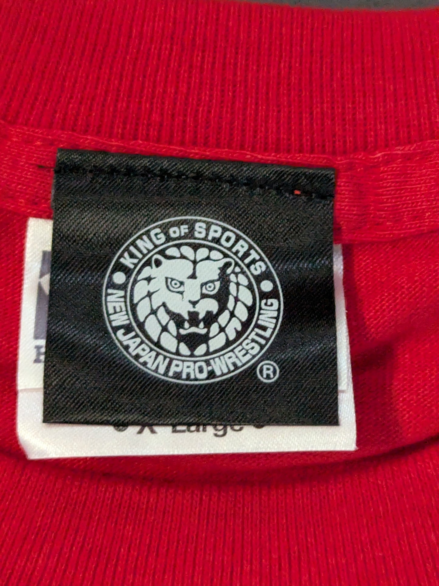 Hiroshima Toyo Carp × Tetsuya Naito "TRANQUILO de Carp" T-shirt (red)