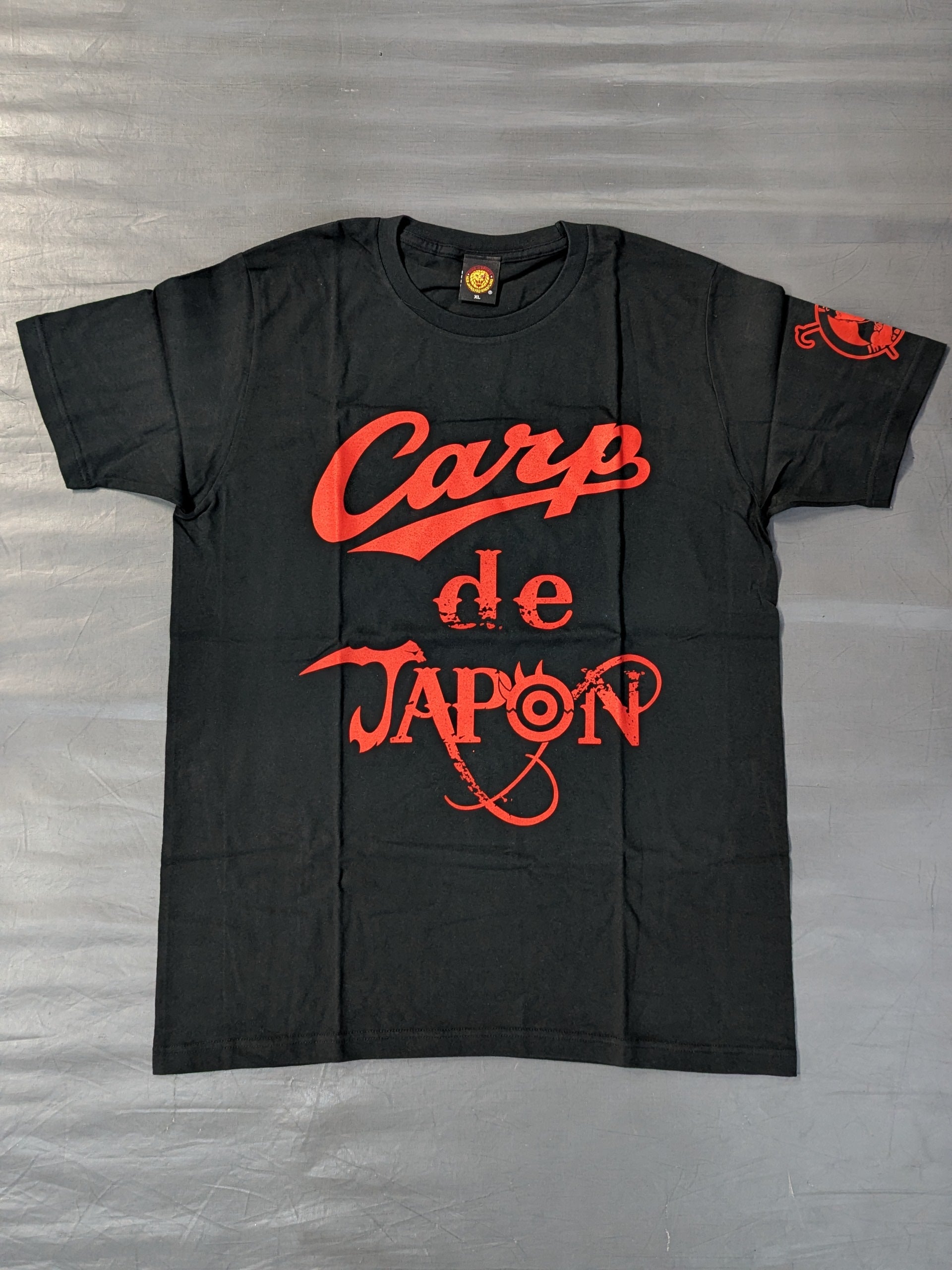 広島東洋カープ×内藤哲也「Carp de JAPON」Tシャツ(ブラック) – 闘道館