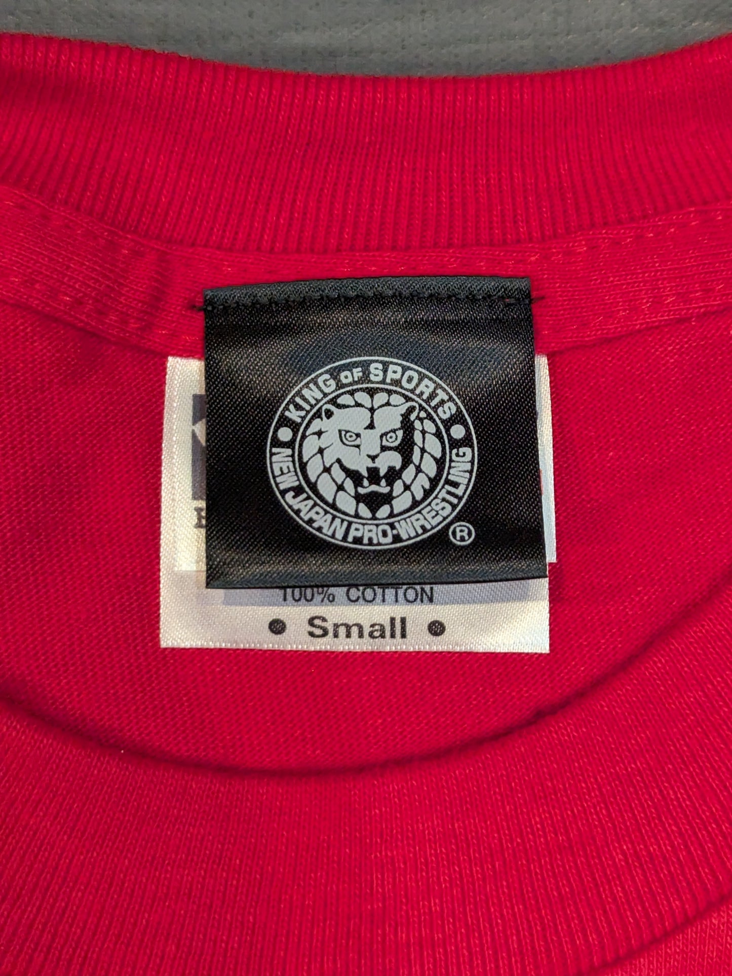 Hiroshima Toyo Carp × Tetsuya Naito "L.I.C" T-shirt (red)