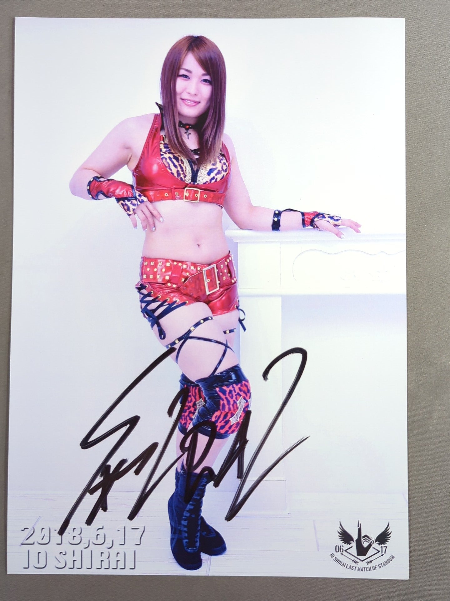 ☆LAST MATCH OF STARDOM☆ 紫雷イオ 直筆サイン入り ポートレート(A-7