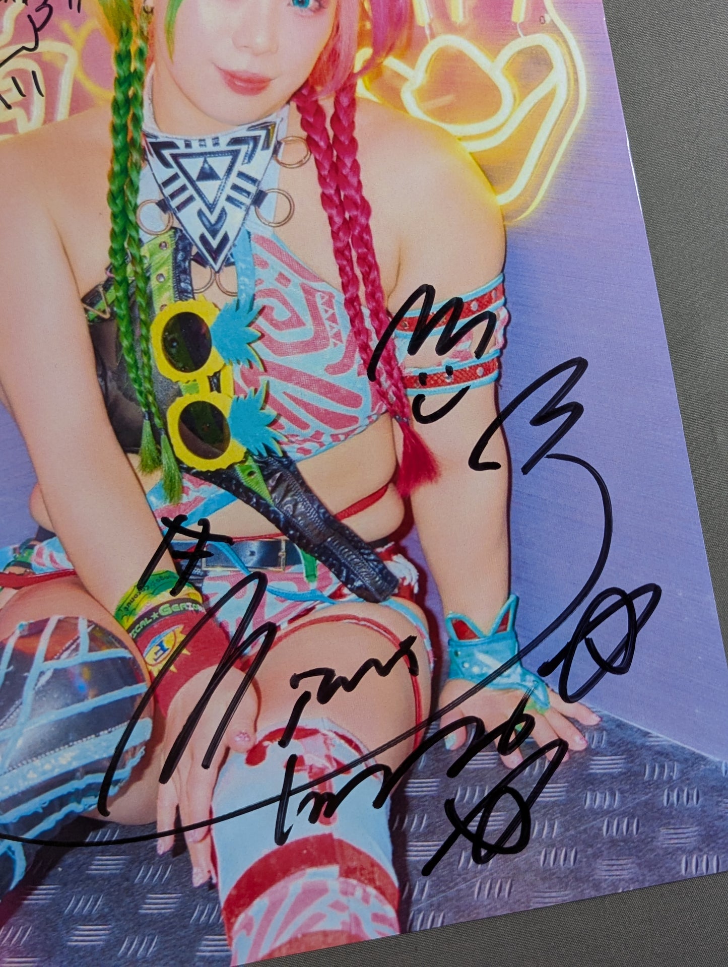 Yuna Mizumori hand signed autograph Starda Pro-Photo (B-3)