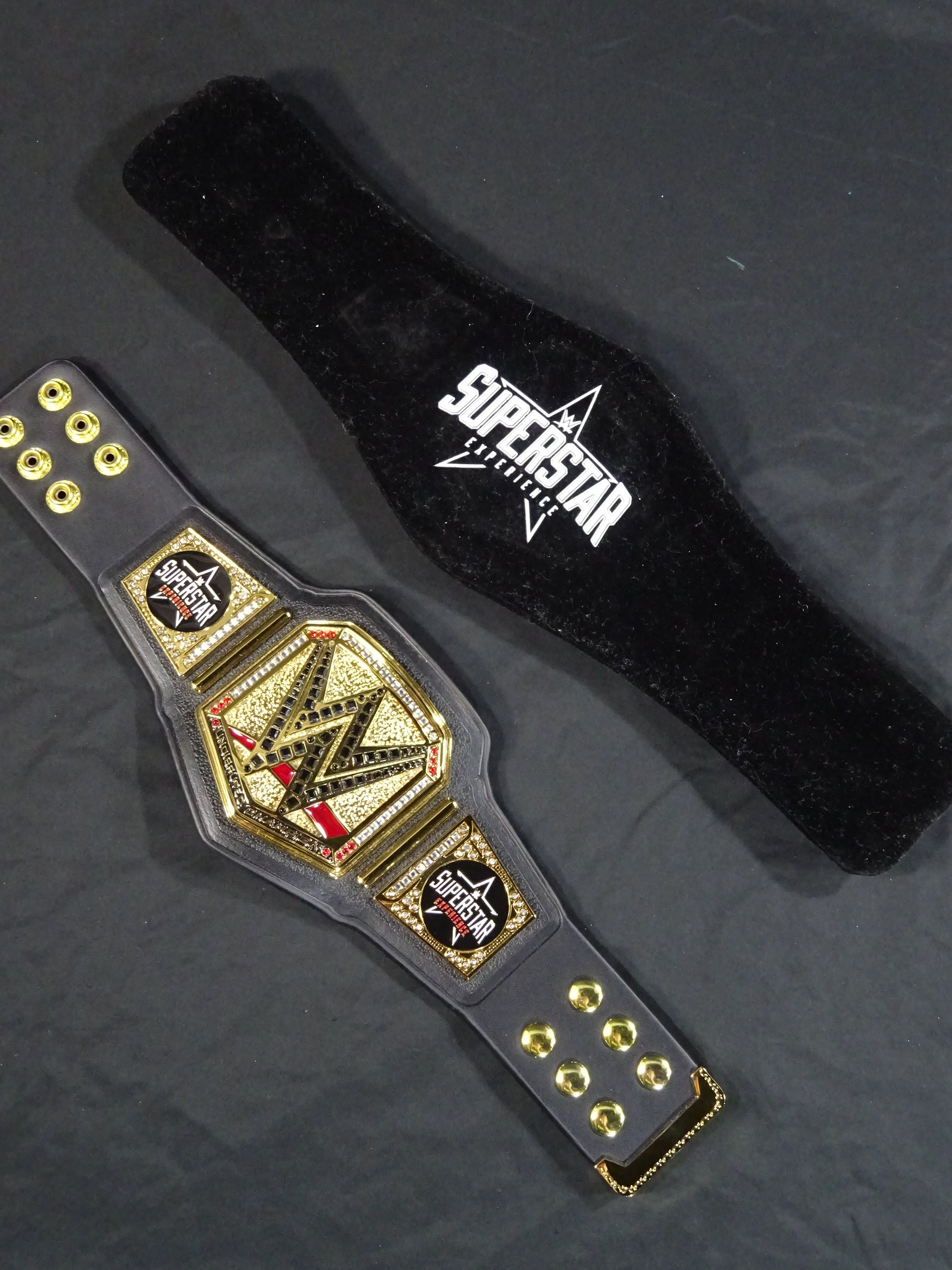 WWE #SNME スタイルズクラッシュを決め、AJスタイルズが中邑真輔に勝利！💥 サイン　ベルト　ジュリア　中邑真輔　AJスタイルズ その他