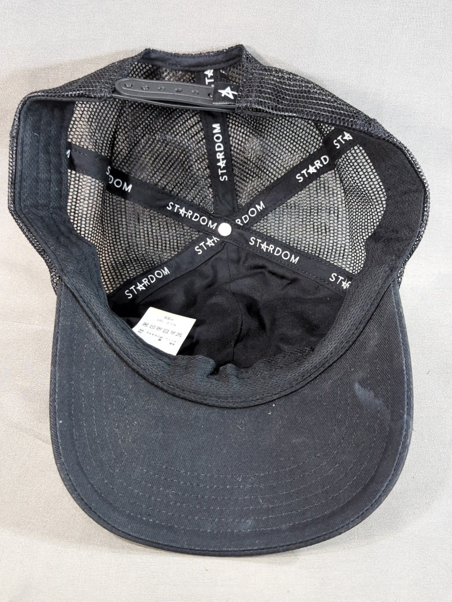 STARDOM Logo Mesh Caps (2) (Black× White)