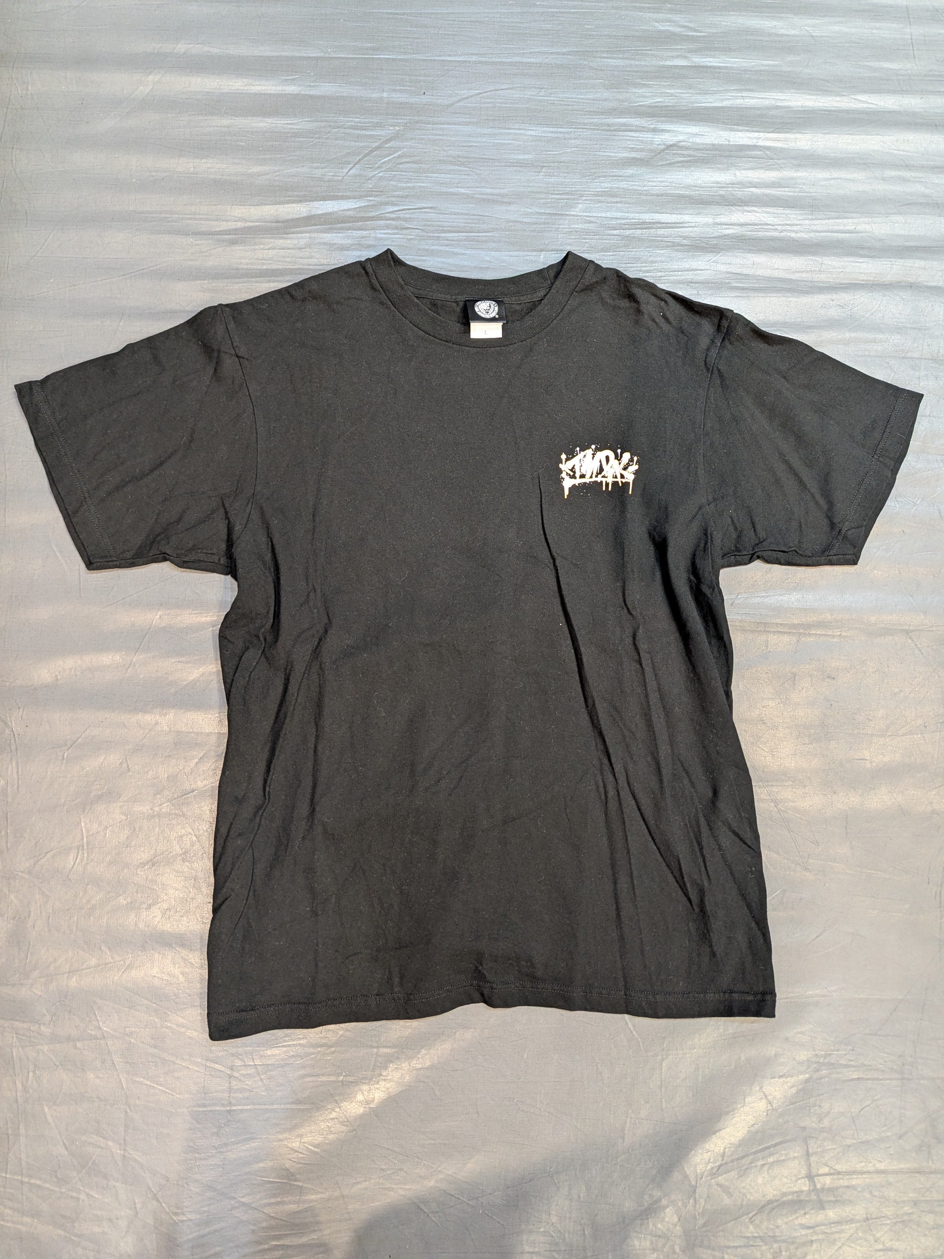 藤田晃生×Racquer「freaks/SHAKU」Tシャツ – 闘道館