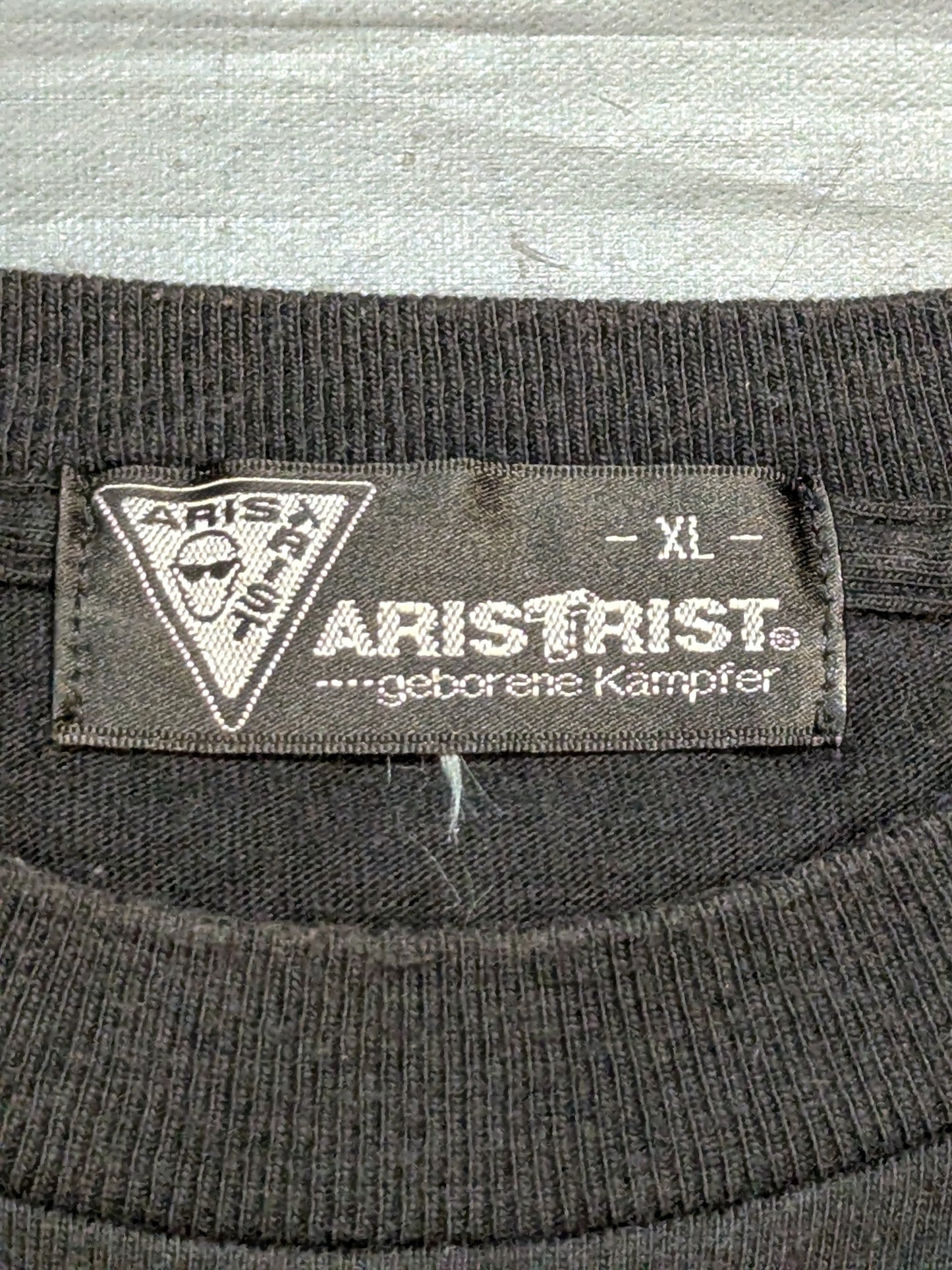 ARISTRIST AT ロゴ Tシャツ(ブラック)