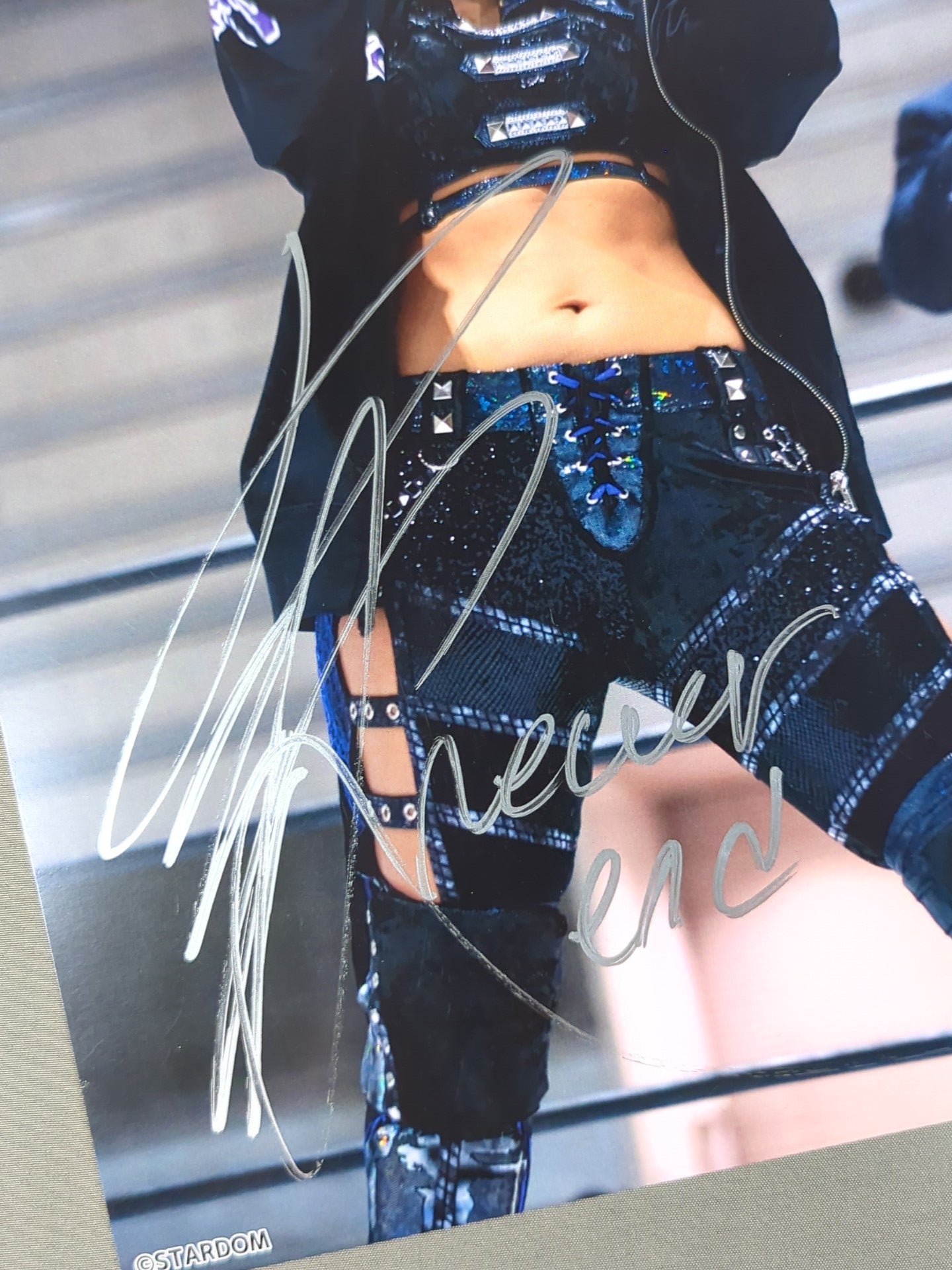 Konami hand signed autograph Stardom Pro-Photo (G-2)