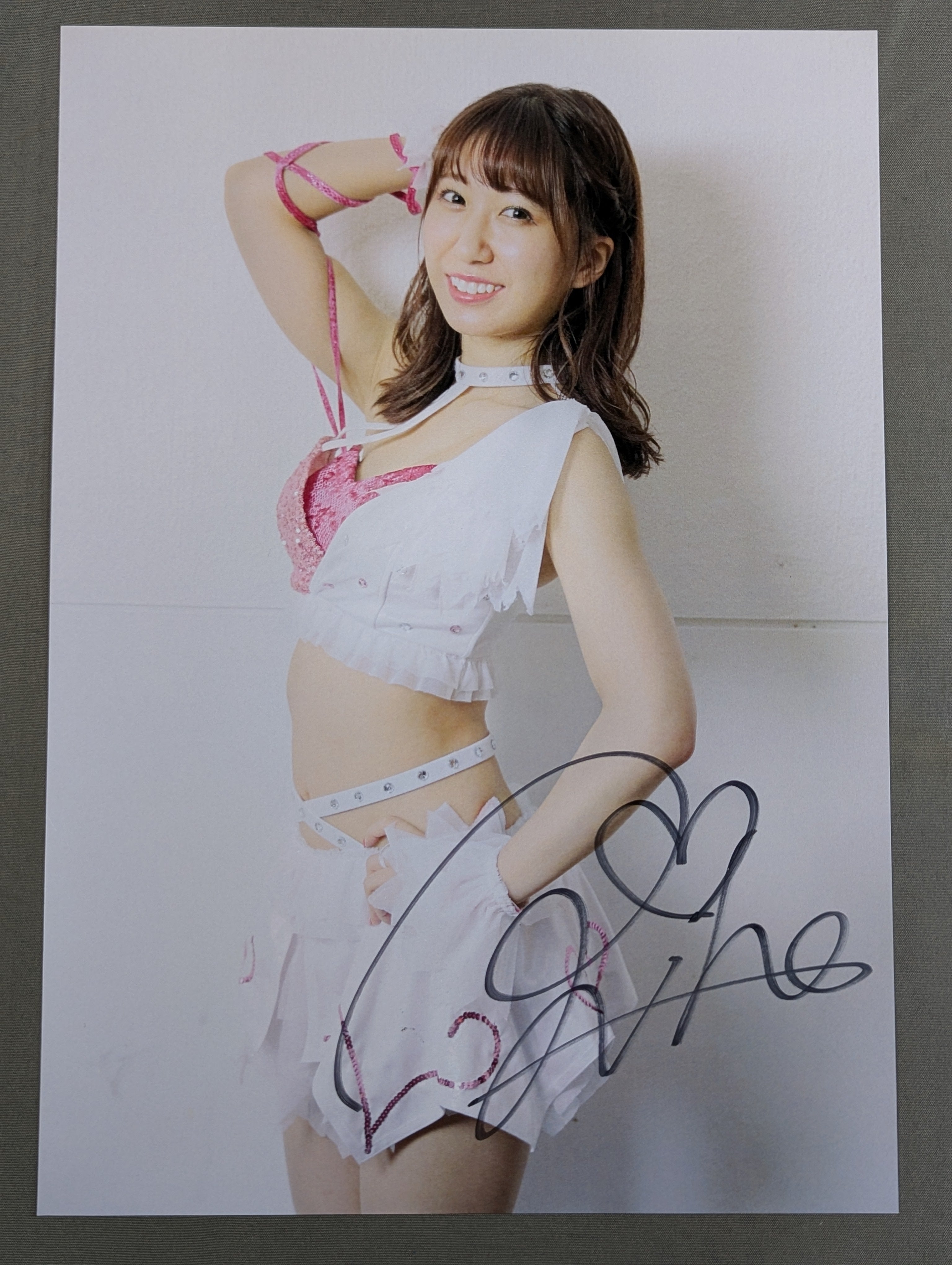 里歩(りほ) 直筆サイン入り ポートレート(C-6) – 闘道館