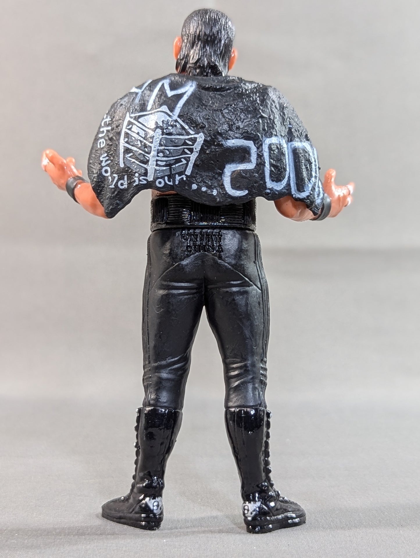 Masahiro Chono (black towel, sunglasses)