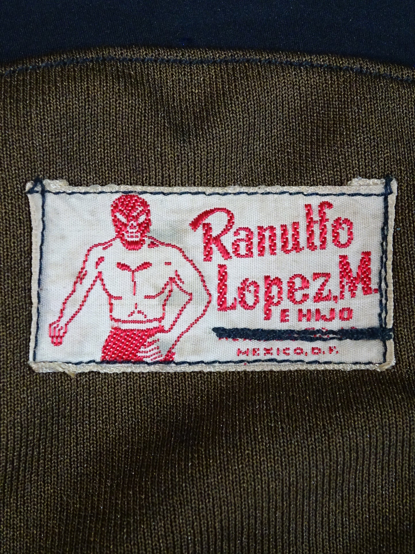 Mil Mascaras