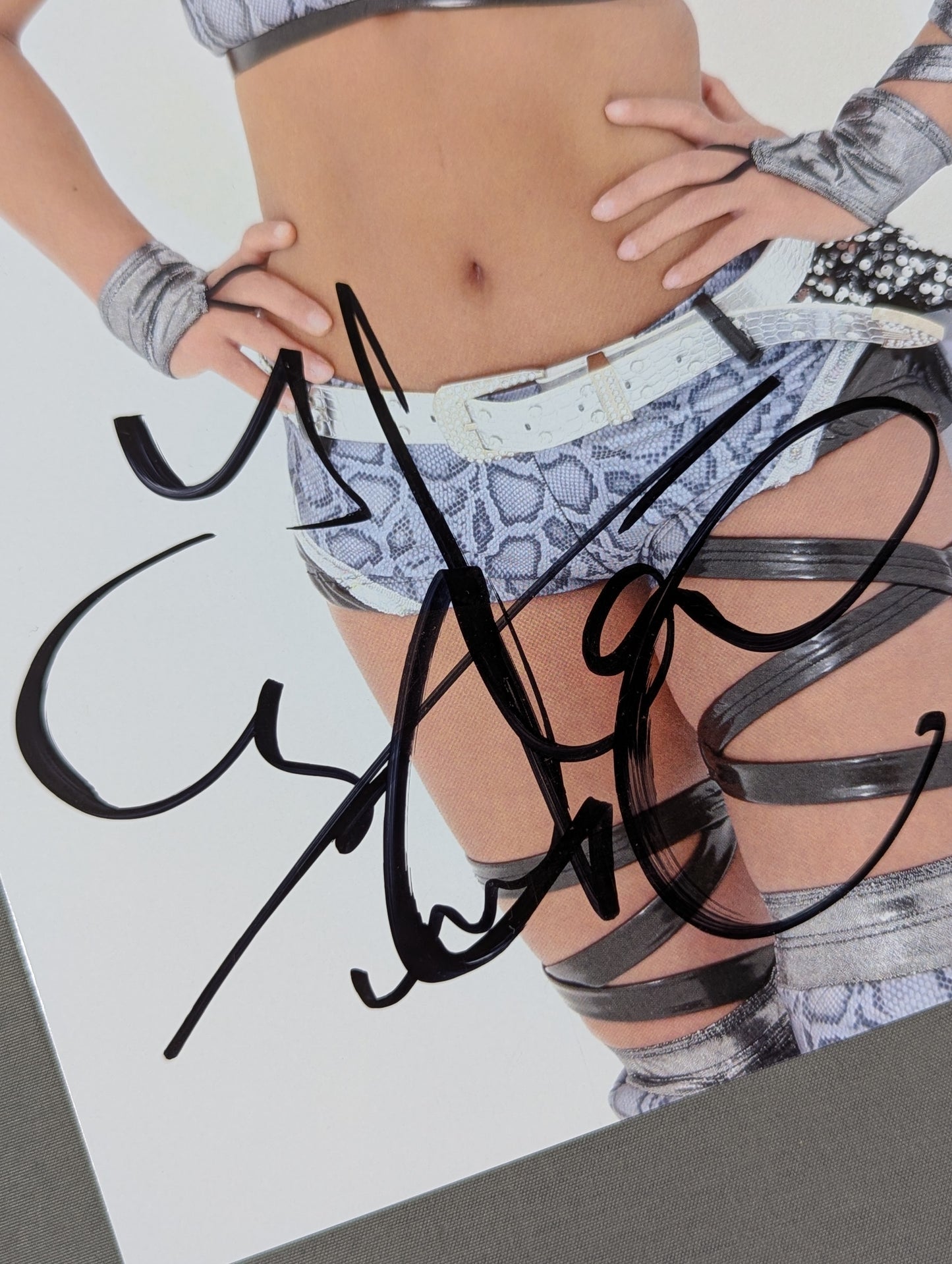 ★ Tokyo Dome Limited ★ Giulia hand signed autograph Pro-Photo