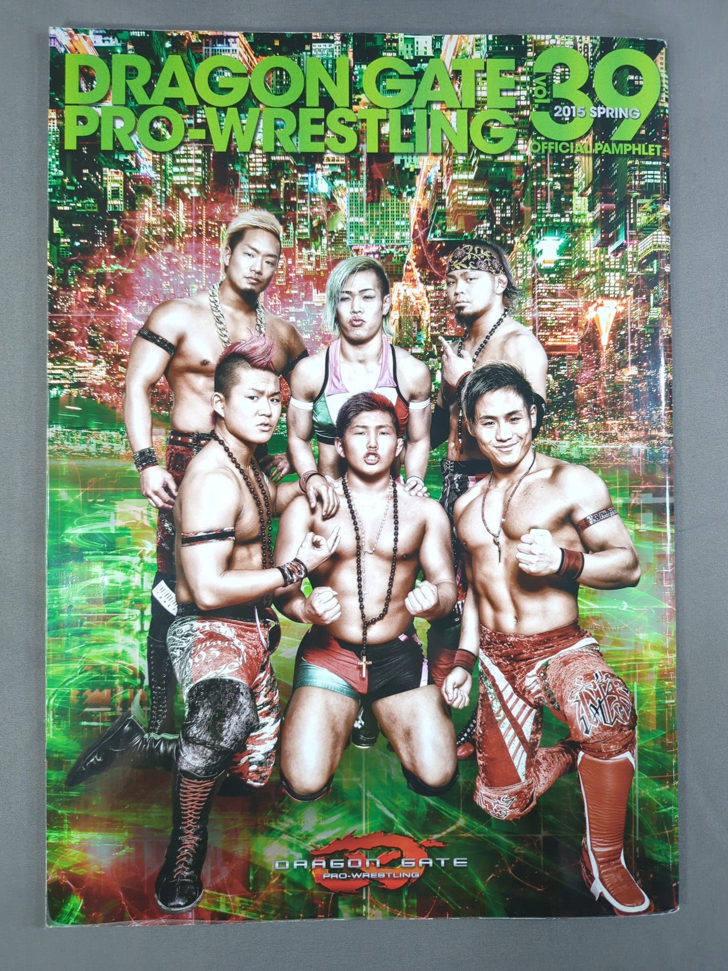 [5 fighters hand signed autograph 】2015 DRAGON GATE OFFICIAL PAMPHLET Vol.39