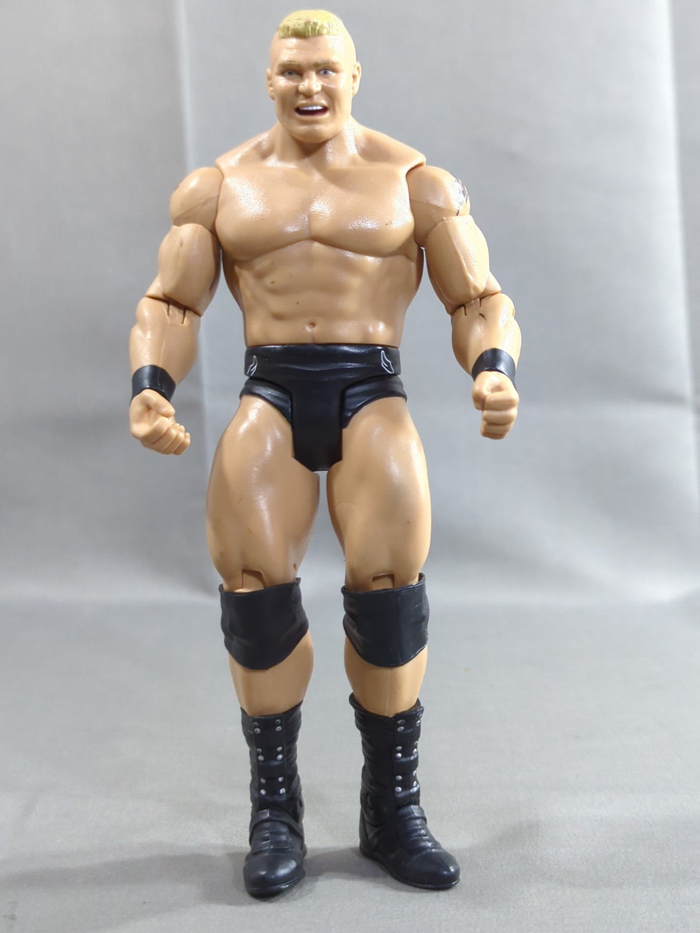 WWE ブロック・レスナー フィギュア ブロック・レスナー(黒パンツ) – 闘道館