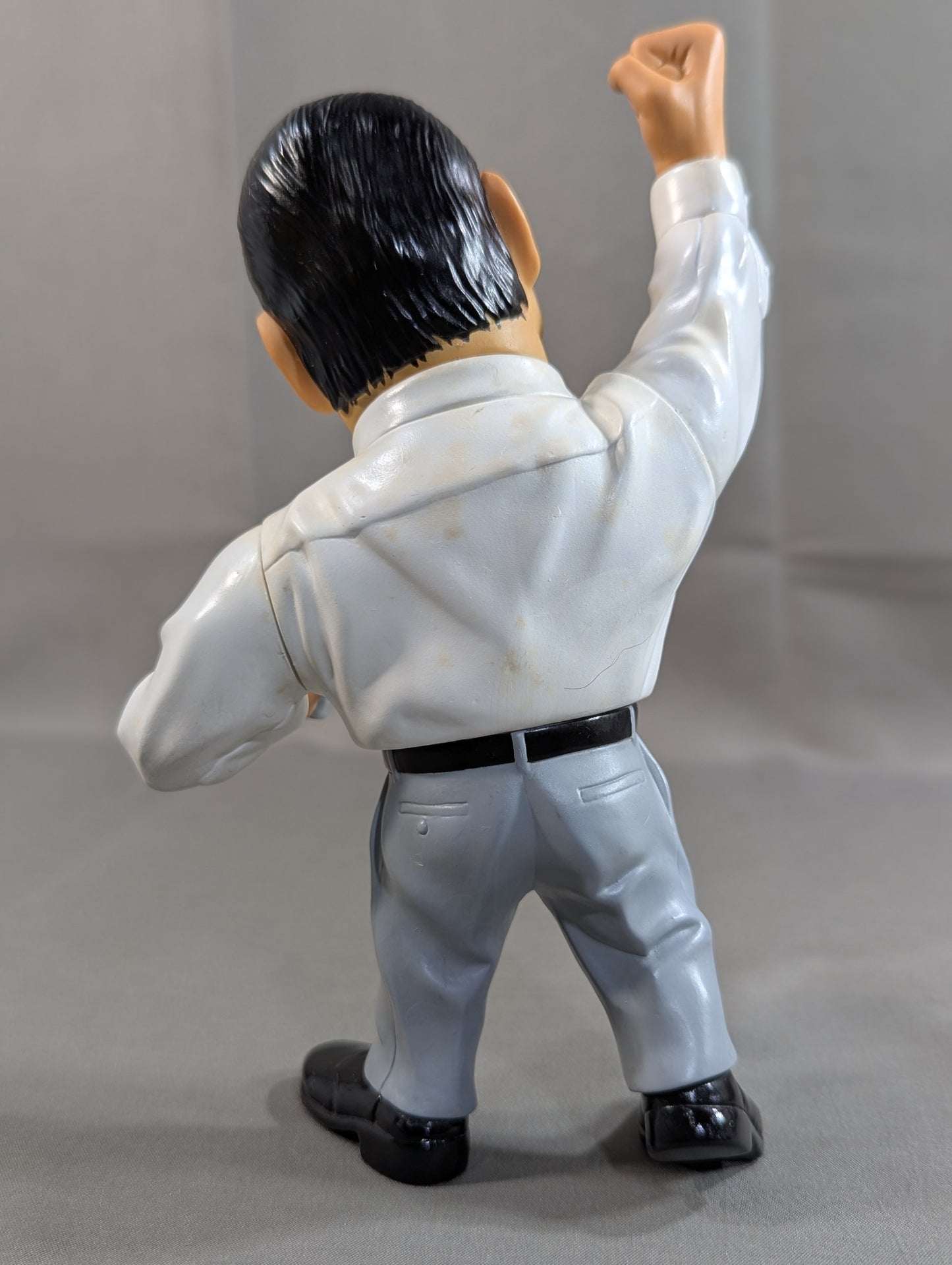 Antonio Inoki (Dar in a suit!)