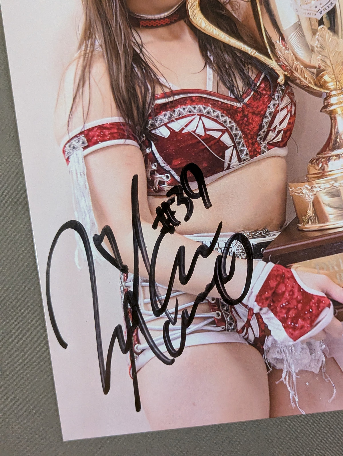 Miku Aono hand signed autograph Pro-Photo (G-8)