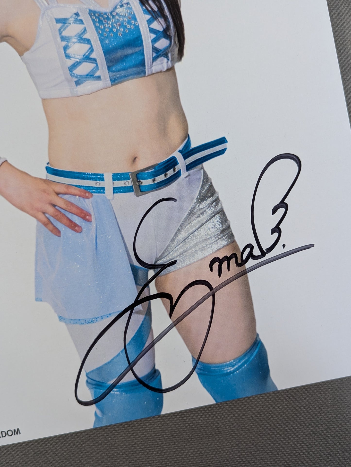 儛島エマ 直筆サイン入り スターダムポートレート(A-3)