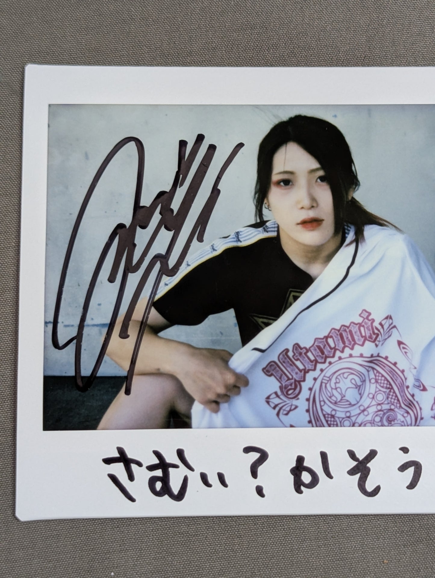 Utami Hayashishita hand signed autograph Cheki (E-9)