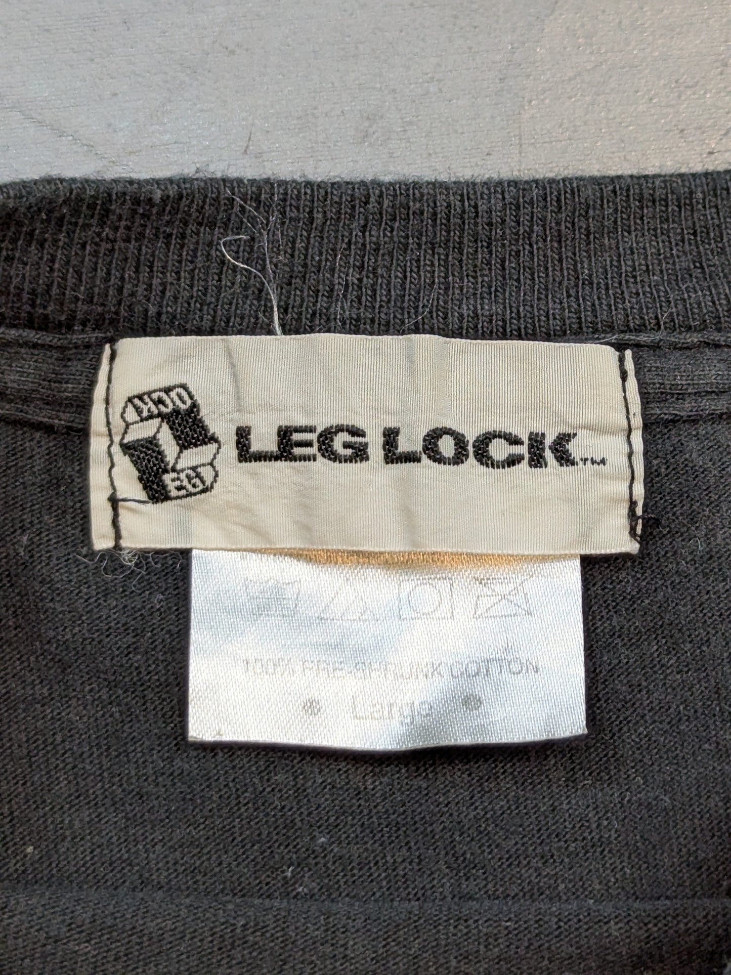 武藤敬司シルエット「LEG LOCK LOVE」シルエットTシャツ