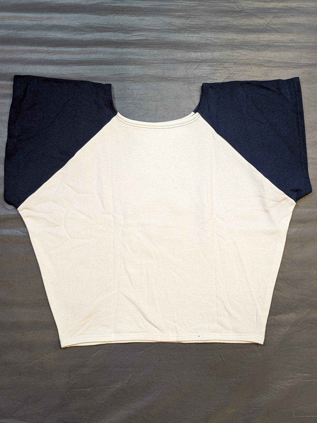Super Delfin "Deliger" Illustrated Lug Top (White× Navy)