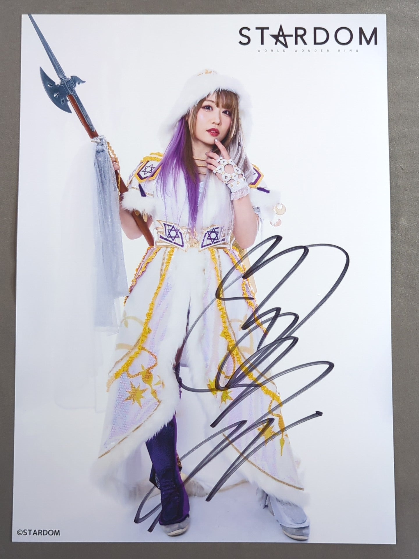 中野たむ 直筆サイン入り スターダムポートレート(H-9) – 闘道館