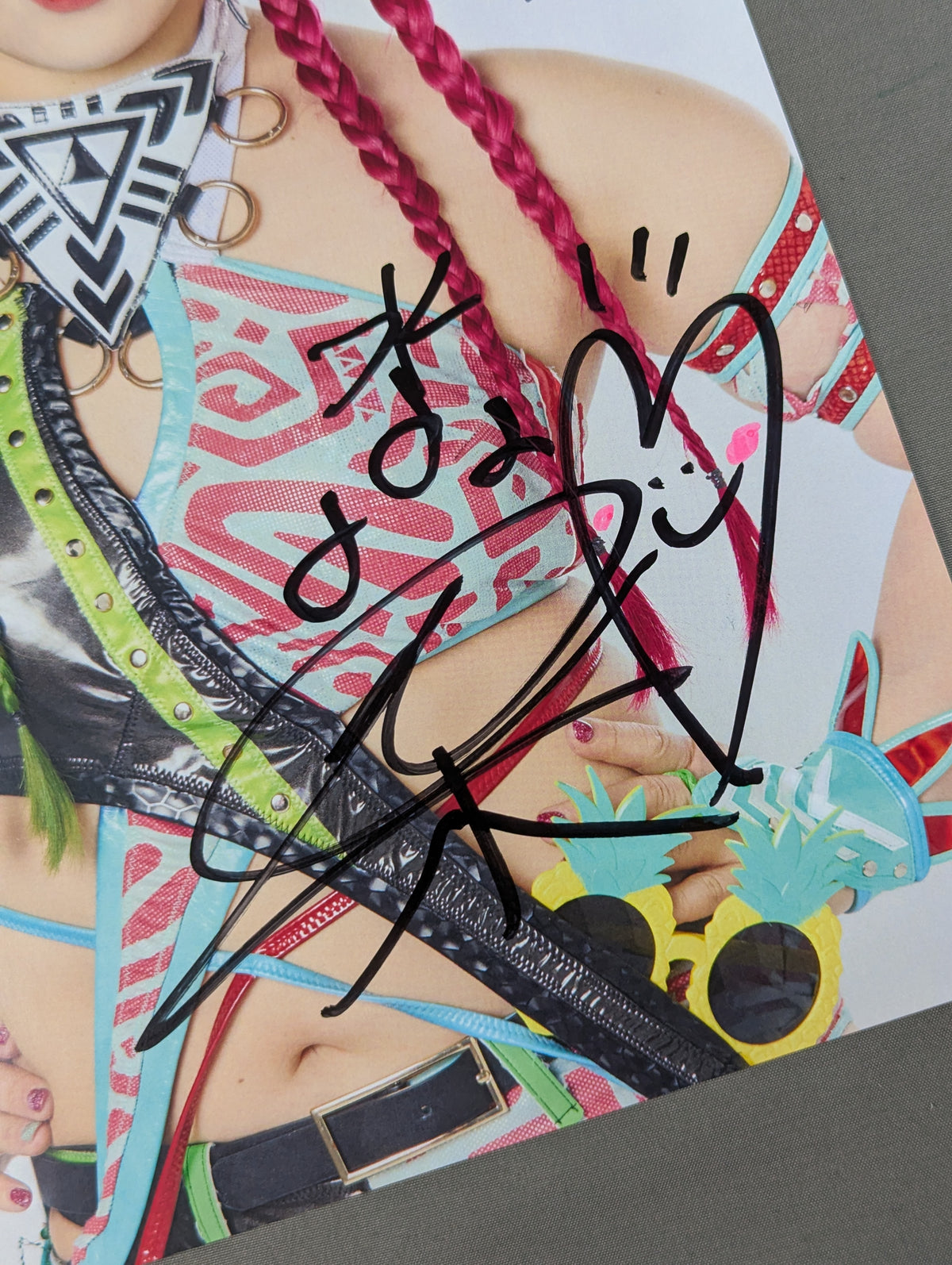 Yuna Mizumori hand signed autograph Stardom Pro-Photo (B-7)