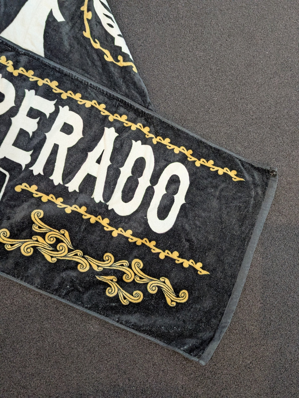 El Desperado hoodie towel