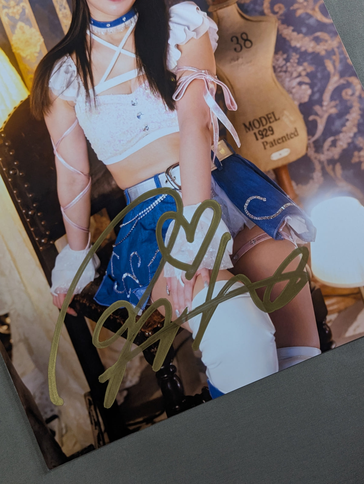 RIHO (Riho) hand signed autograph Pro-Photo (C-9)