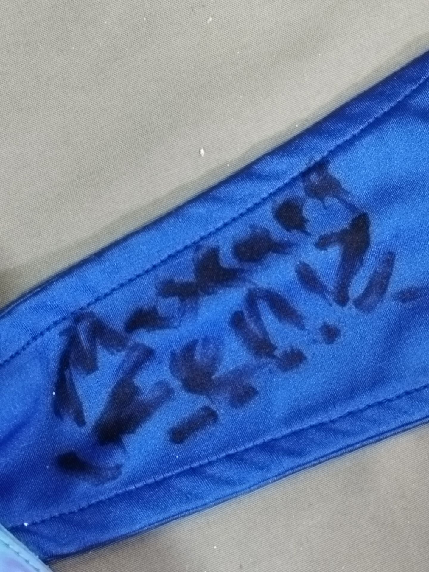 ヘニス