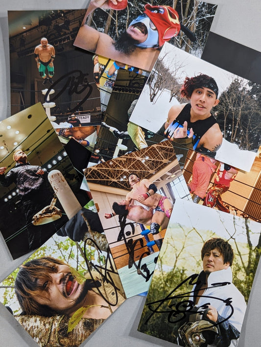[4 fighters hand signed autograph Michinoku Pro Wrestling  photo set