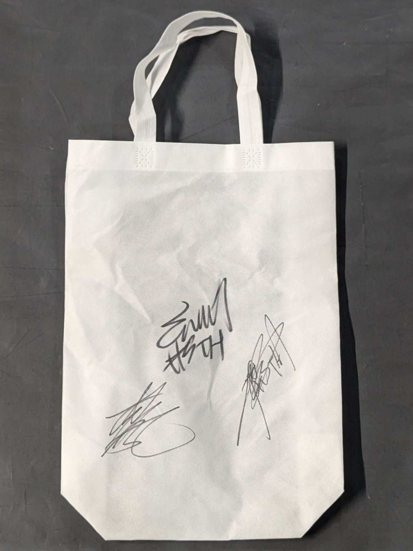 [3 fighters hand signed autograph 】#STRONGHEARTS Non-woven bag (white)