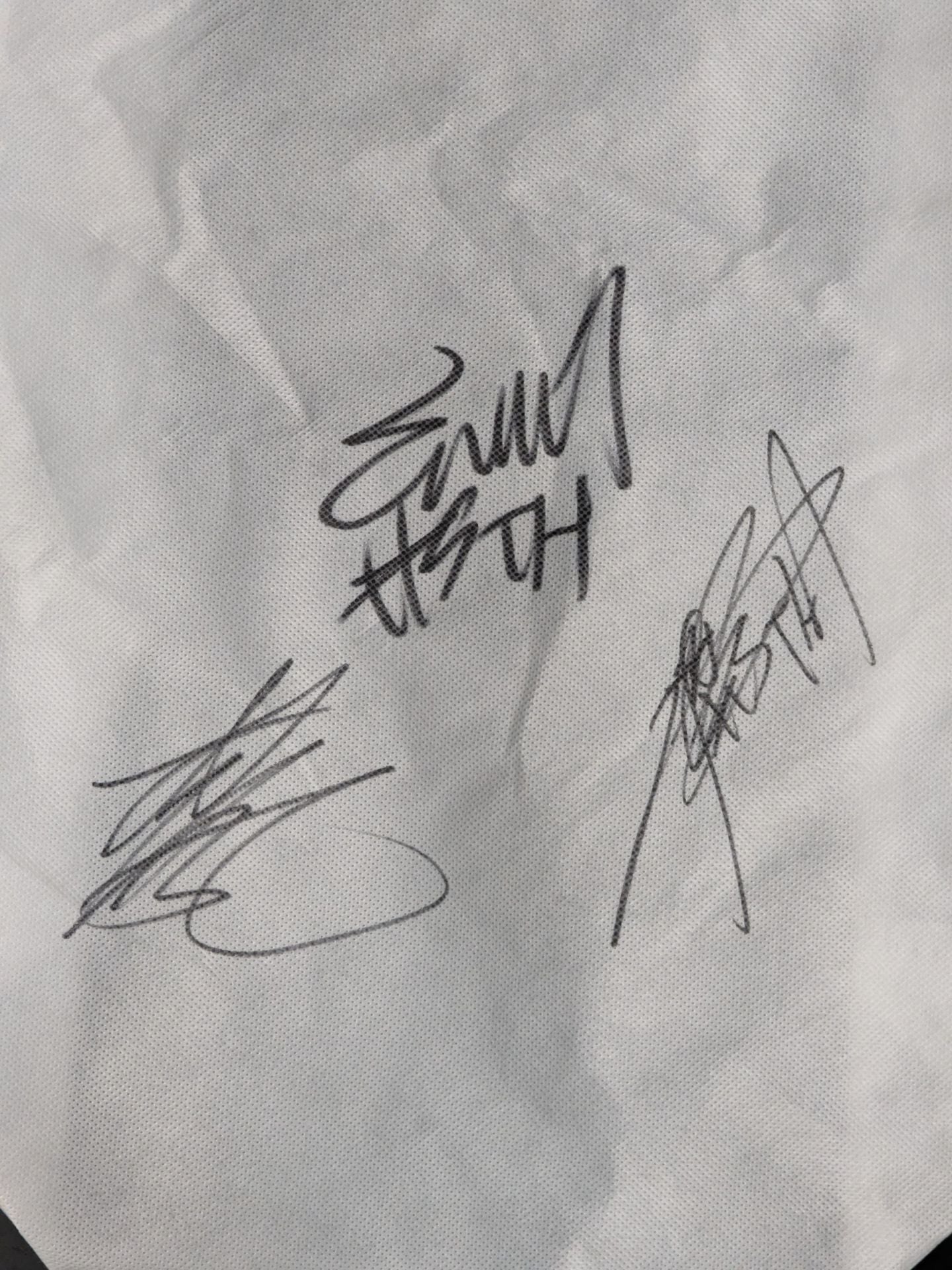 [3 fighters hand signed autograph 】#STRONGHEARTS Non-woven bag (white)