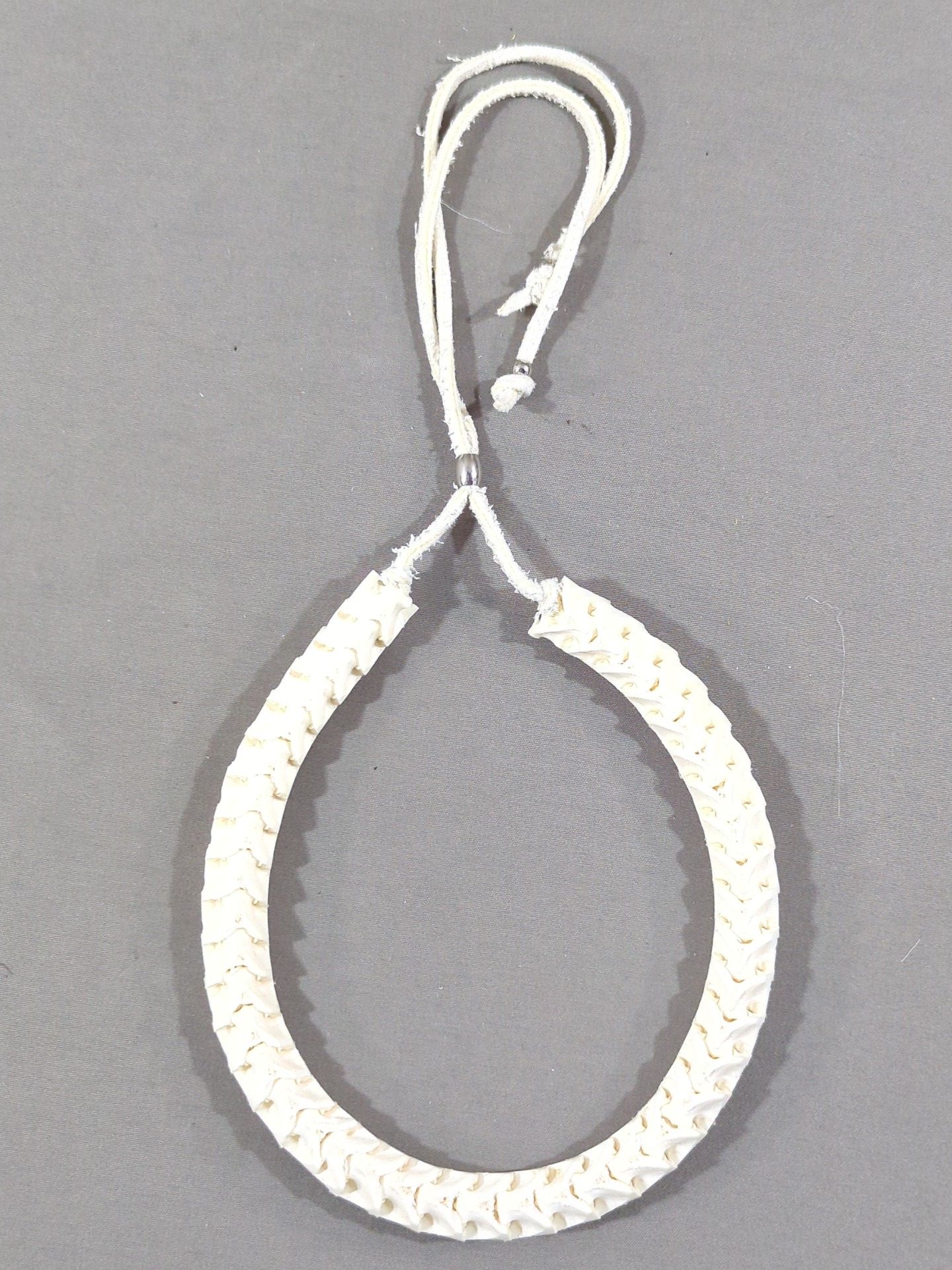 ★ ★ ARISTRIST Python Bone Necklace (White)