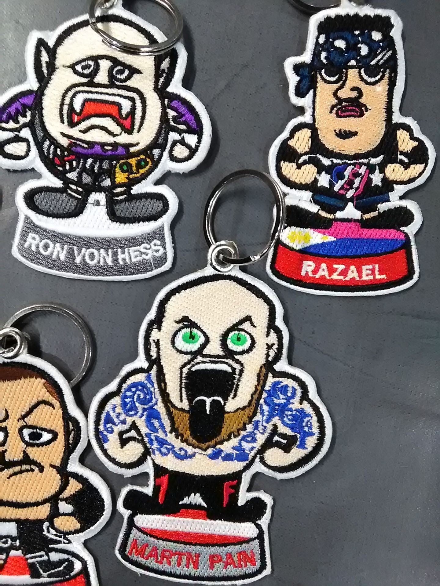 【地下プロレス世界7カ国出場選手】ワッペンキーホルダーセット