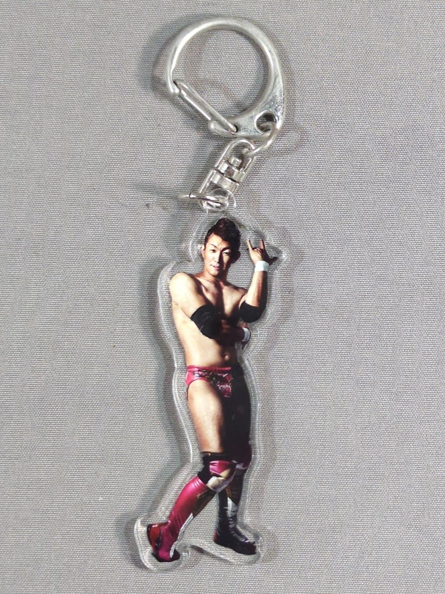 【hand signed autograph】 Wrestling of Darkness 666  Shinobu Acrylic Keychain