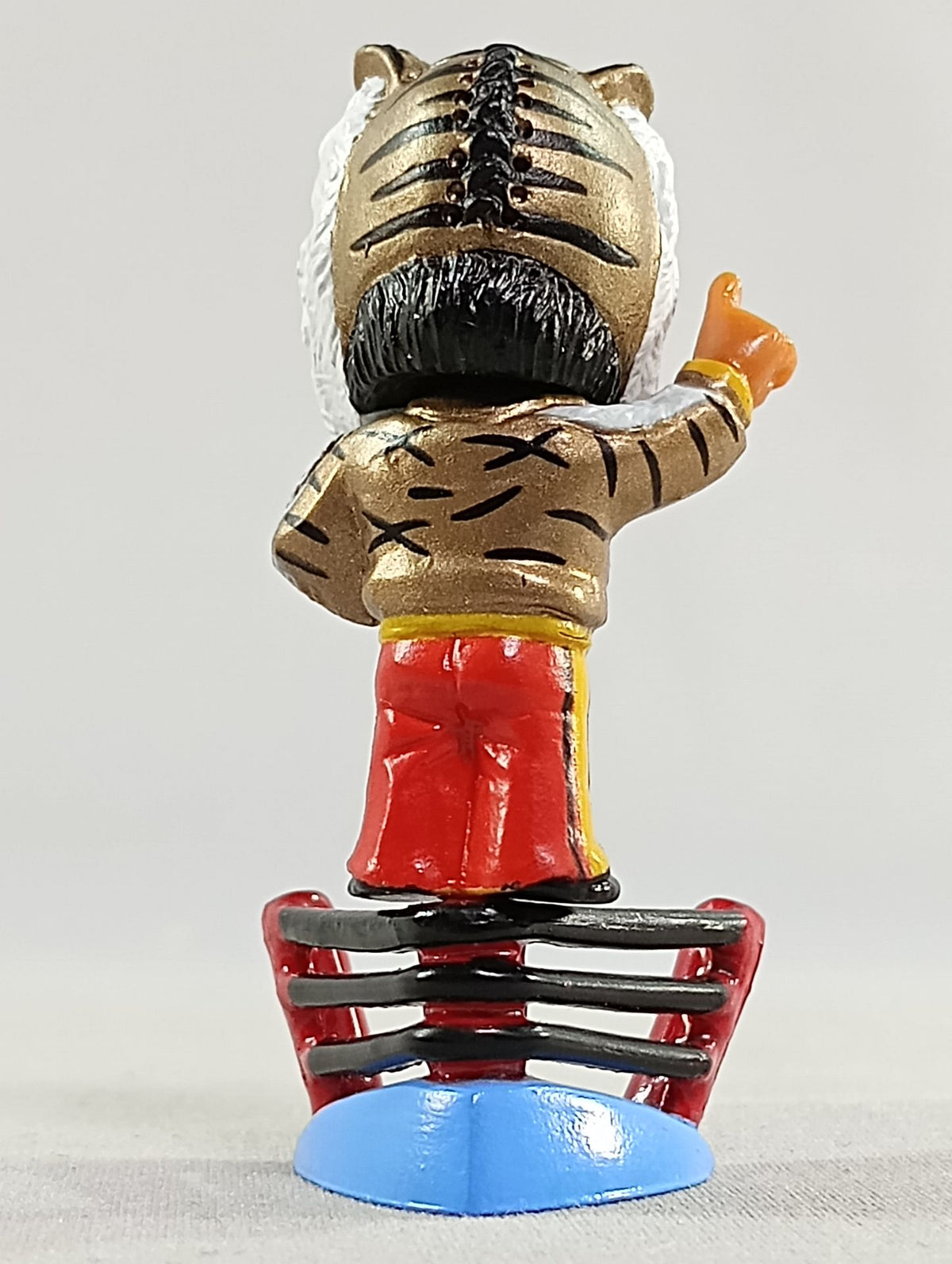 4代目タイガーマスク(ジャケット着用コーナーポスト)